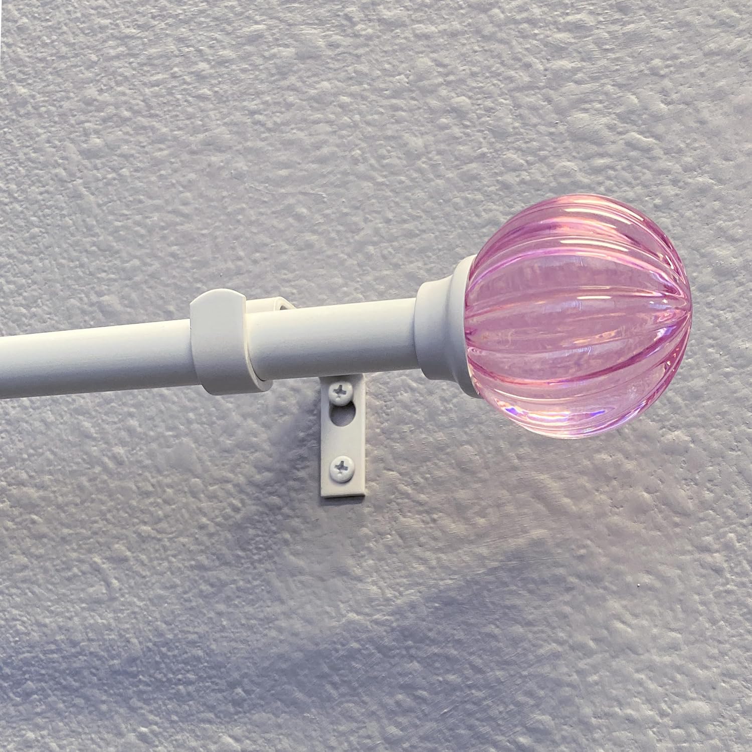 Detalle 2 de Decopolitan 29870-PKWT26 – karbowany karnisz teleskopowy 66–112 cm, różowa kula