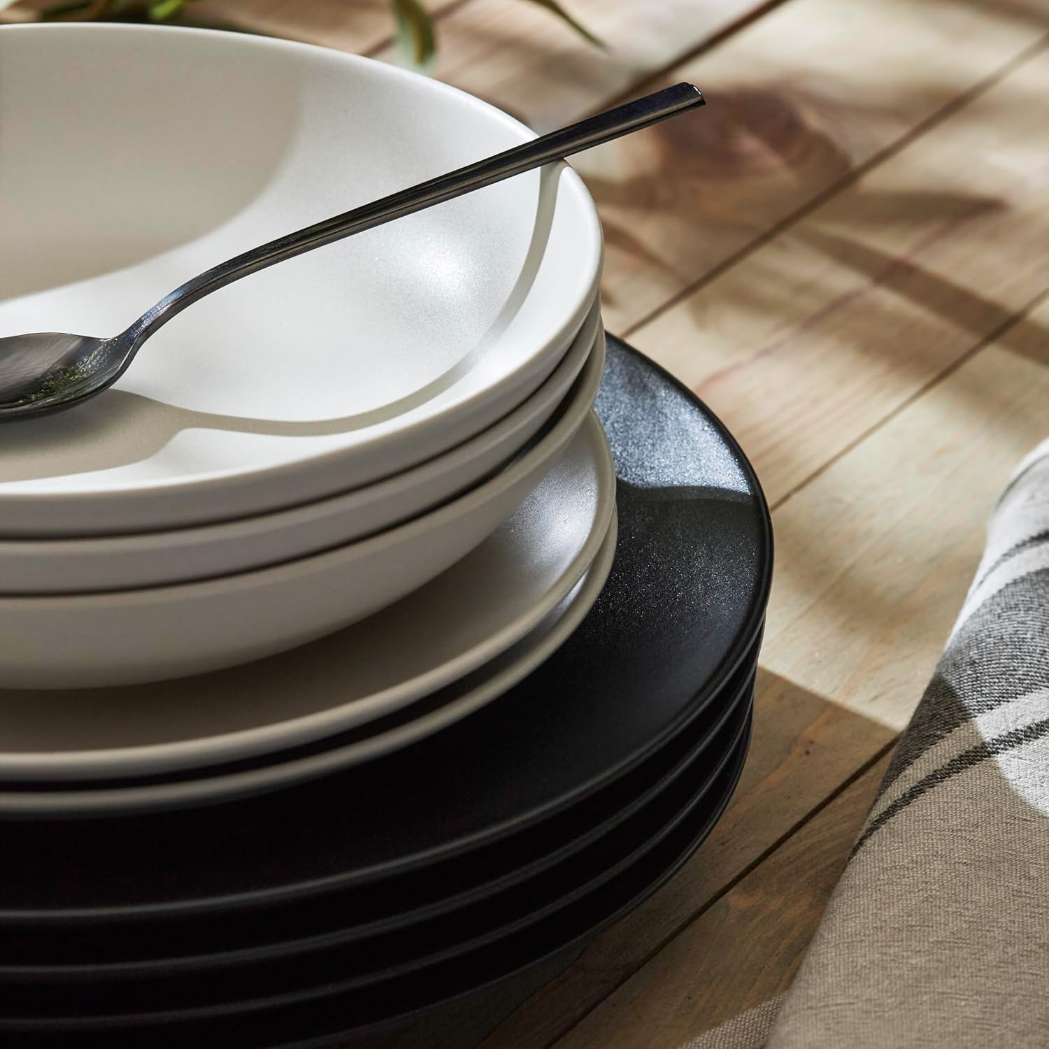 Detalle 2 de Porto by Stone Lain Stoneware Dinnerware Set
