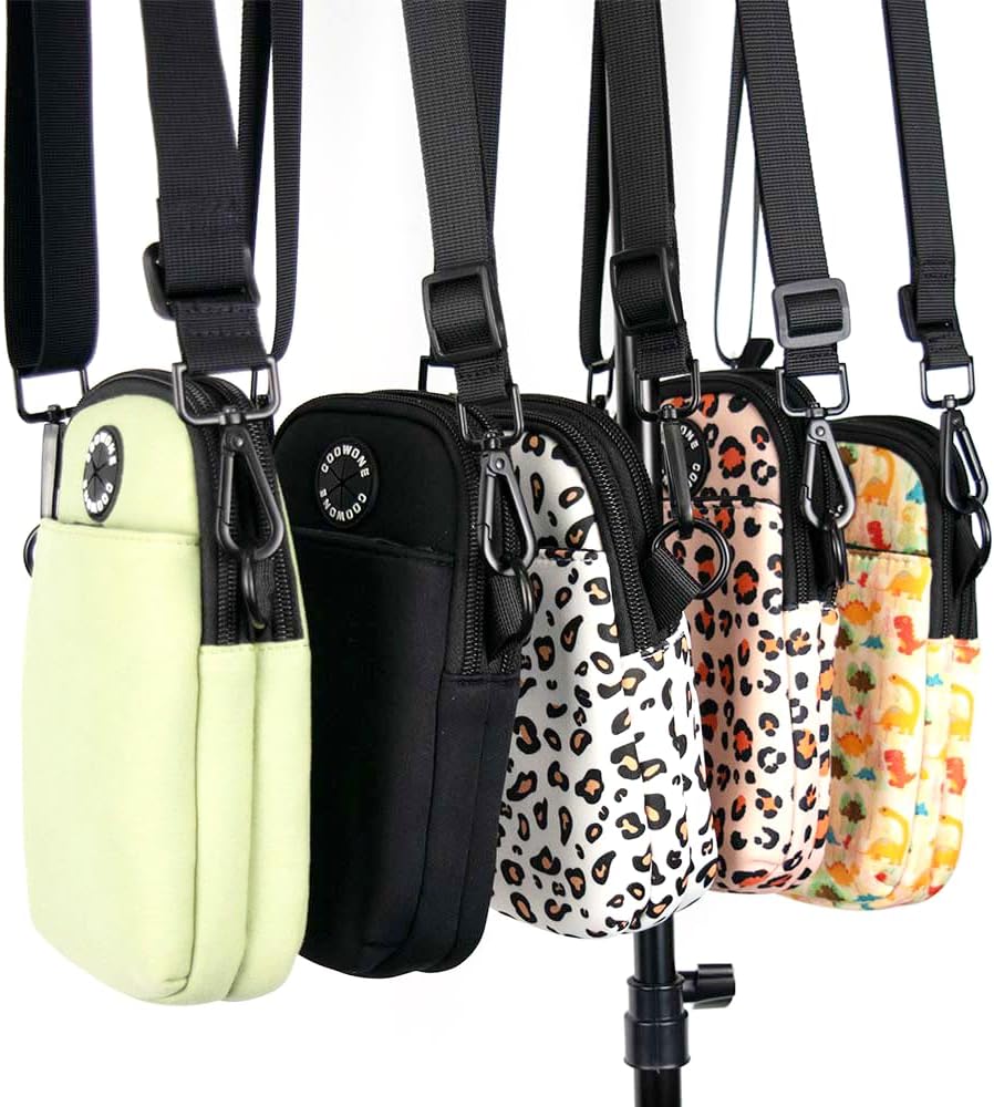Detalle 2 de COOWONE Waterproof Dog Walking Bag 19 x 13 x 2 cm