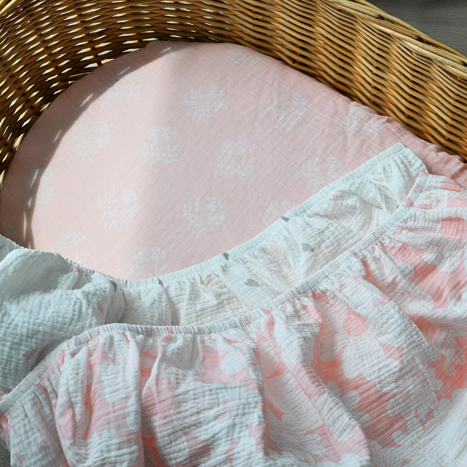 Detalle de GLLQUEN BABY Pink Muslin Cotton Fitted Sheet Set (3 Pack) – 83 x 43 cm