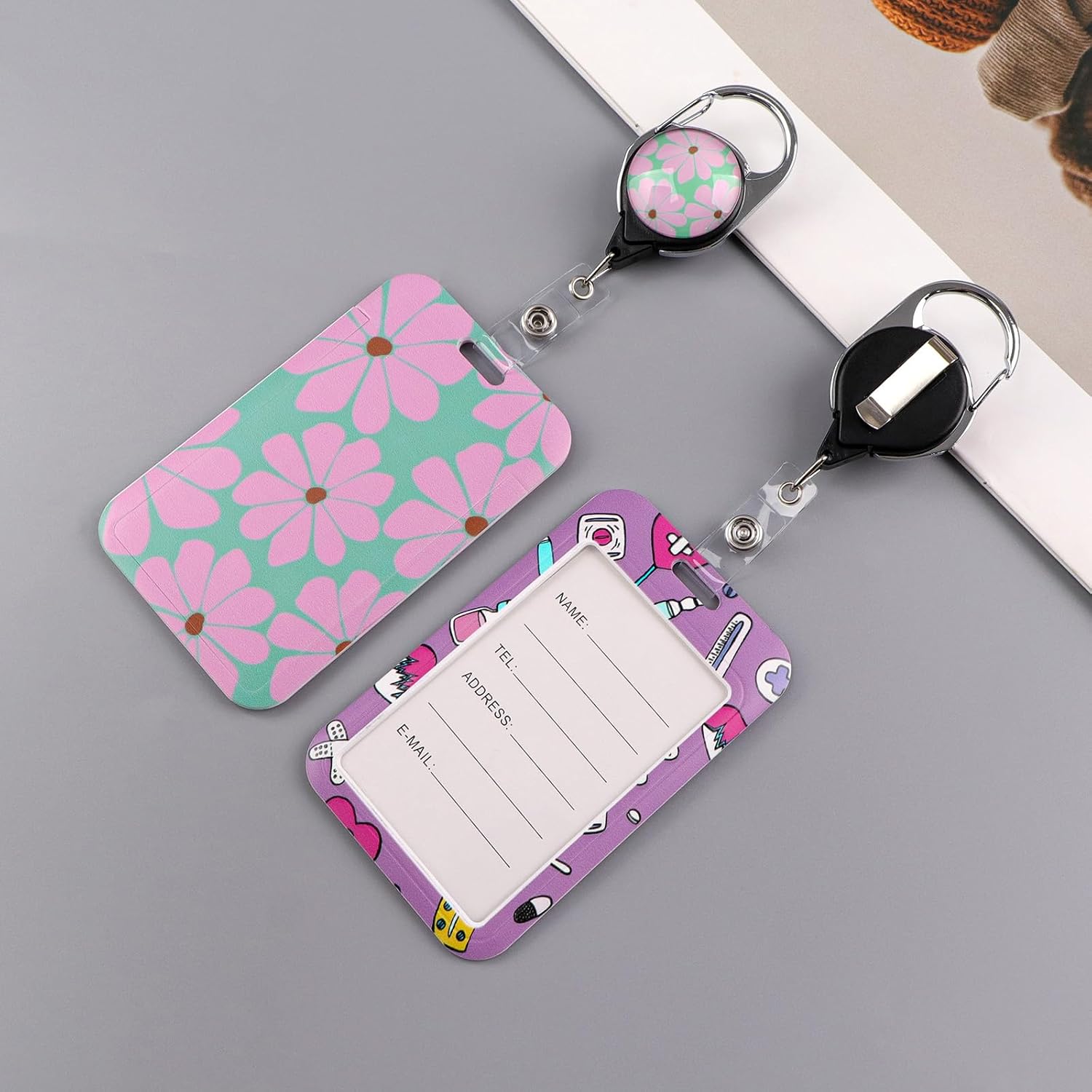 Thumbnail 6 de Retractable ID Badge Holder with 29-Inch Cord