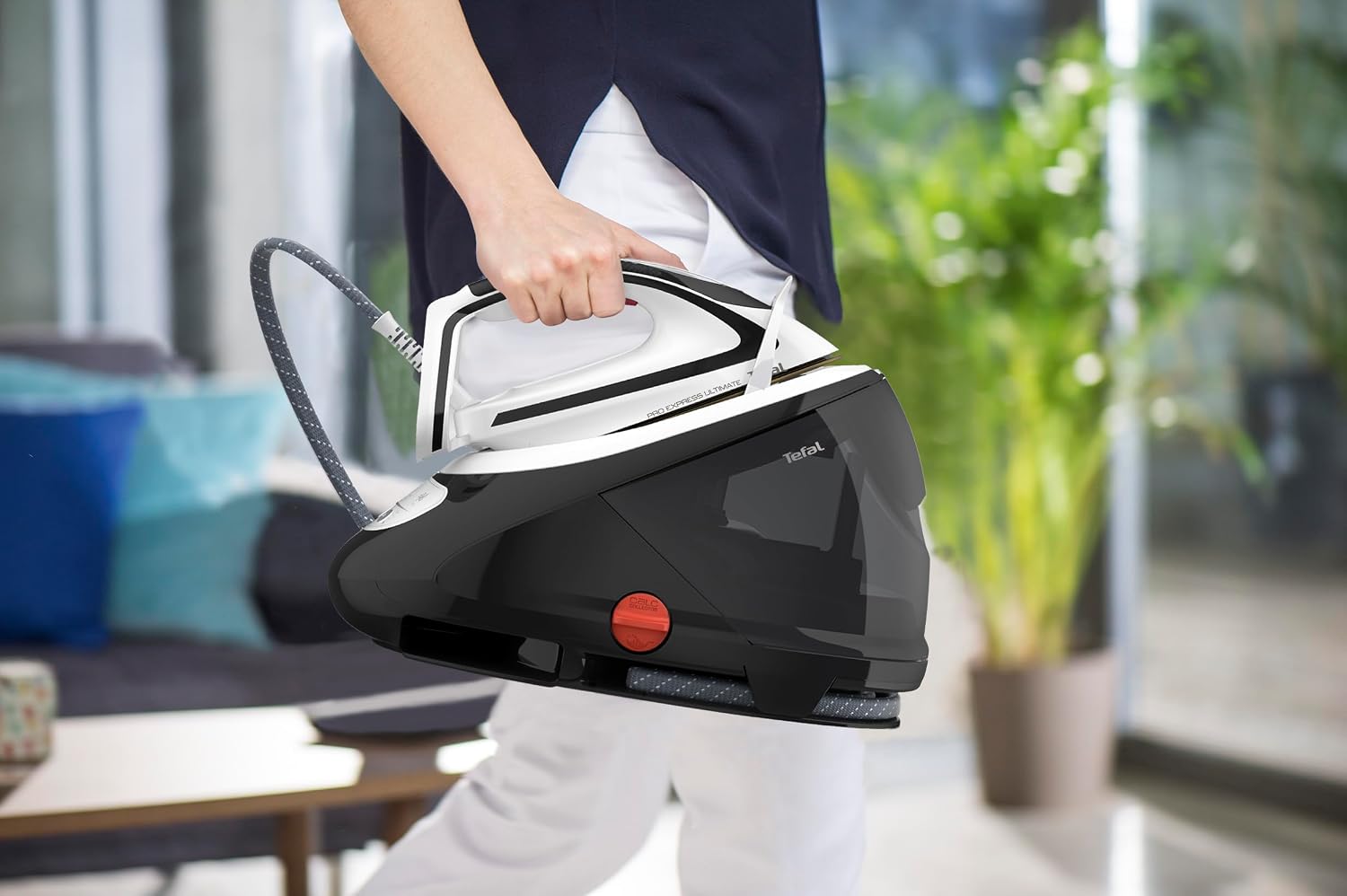 Detalle de Tefal Pro Express Ultimate GV9550 stoomgenerator, 8 bar en stoomstoot van 520 g/min