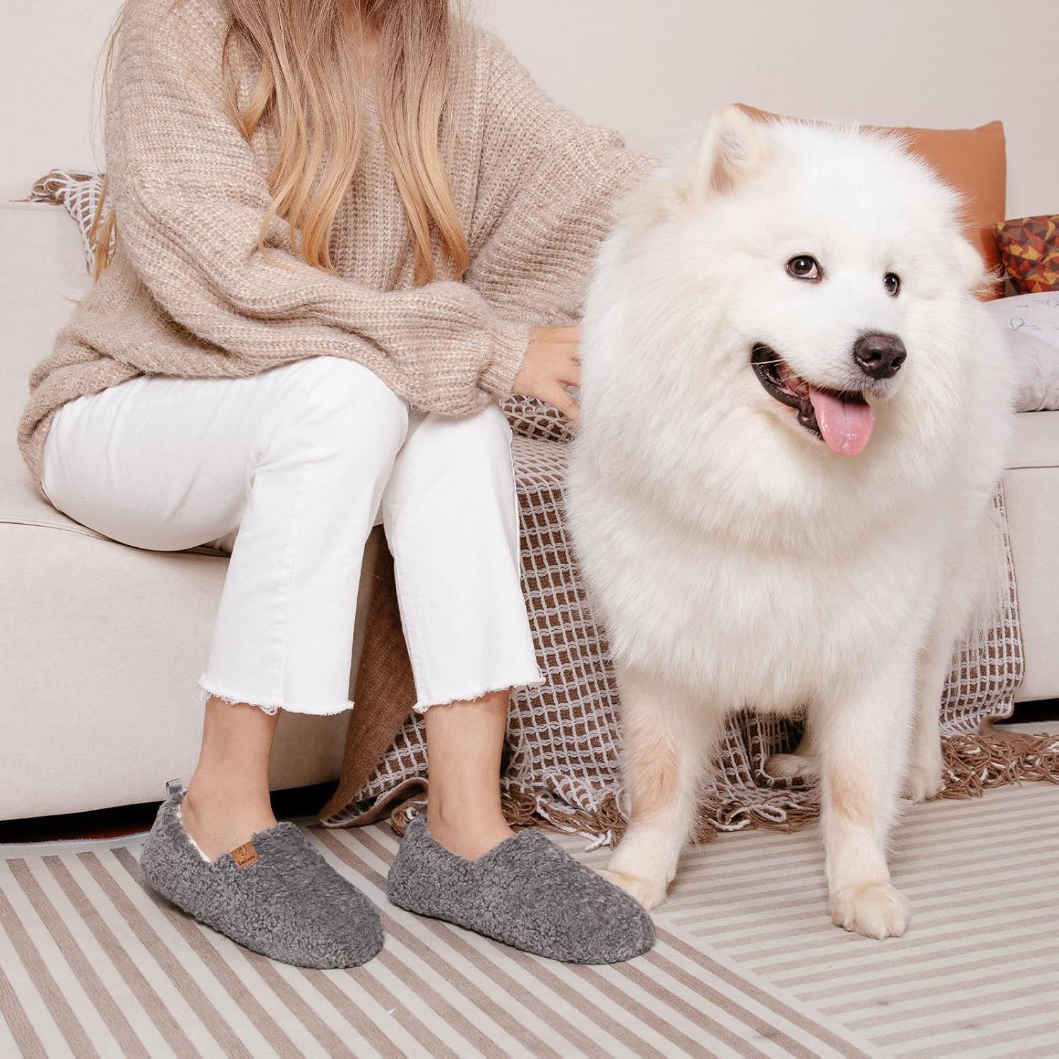 Detalle de EverFoams Women’s Soft Curly Slippers with Memory Foam, Fleece Lining and Non-Slip Sole