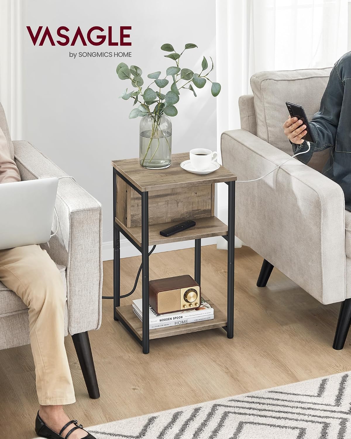 Detalle 2 de VASAGLE Tavolino con Multipresa LET375K01: comodino con prese AC e USB per soggiorno e camera da letto