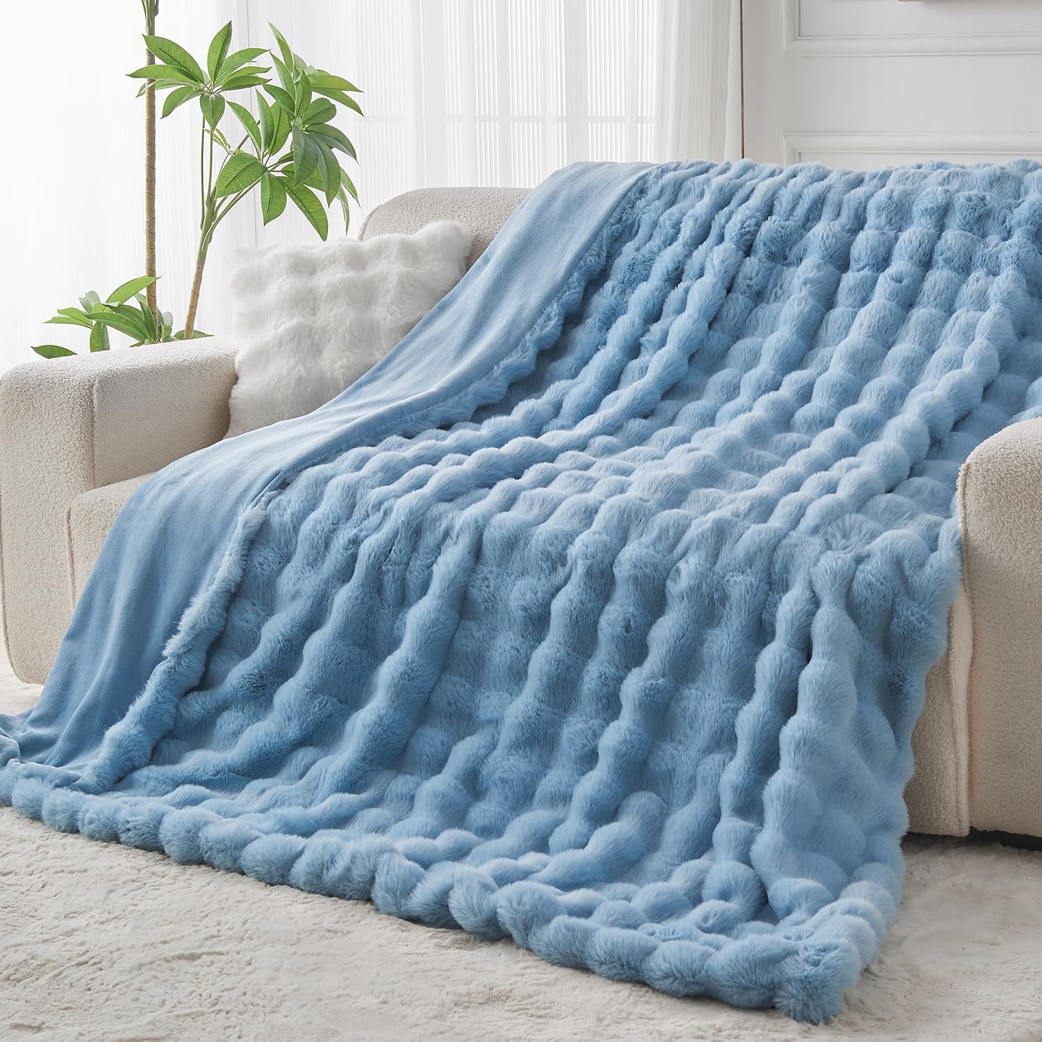 Detalle de Lotus Karen Sky Blue Faux Fur Throw Blanket (60x80) — Big Bubble Rabbit Plush for Couch & Bed
