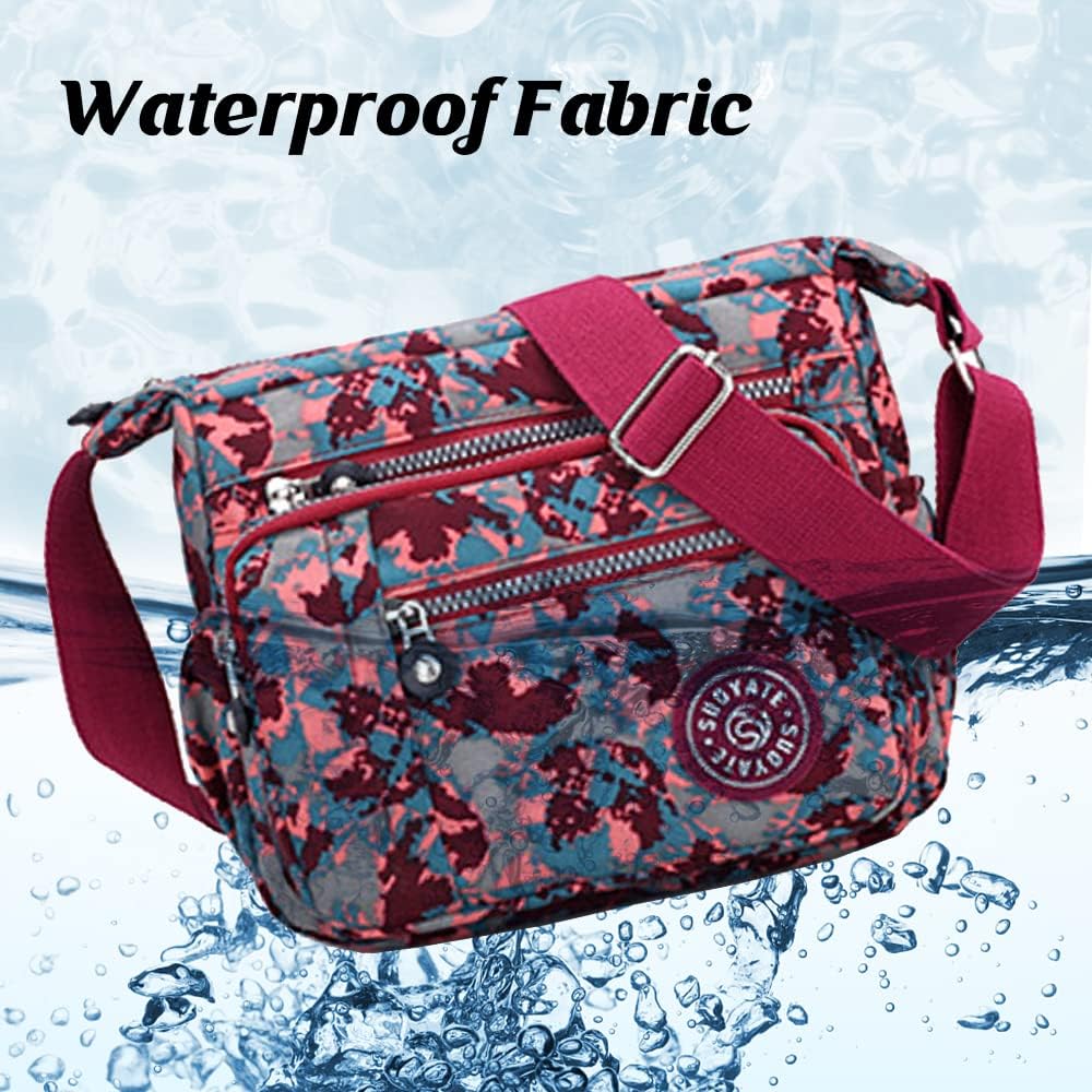 Detalle de Milky Way Nylon Crossbody Bag 9.8in