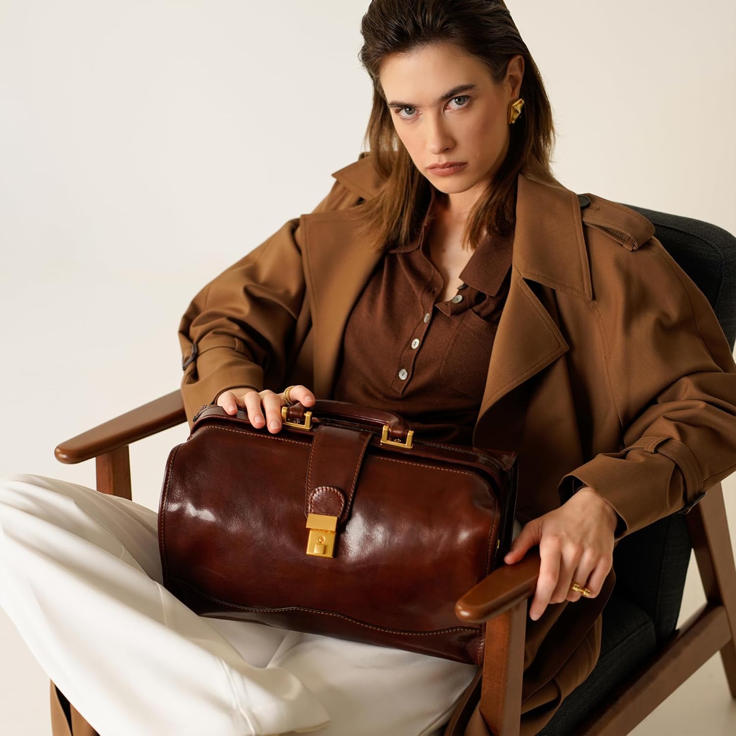 Detalle de Time Resistance Leather Doctor Bag – Vintage-Style Leather Briefcase for Men and Women