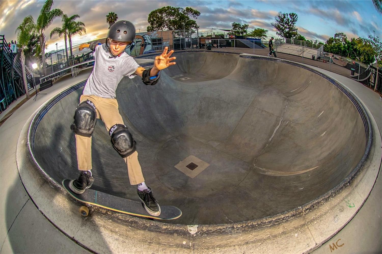 Thumbnail 5 de Triple Eight Certified Sweatsaver Helmet for Skateboarding, BMX, Roller Derby, and More