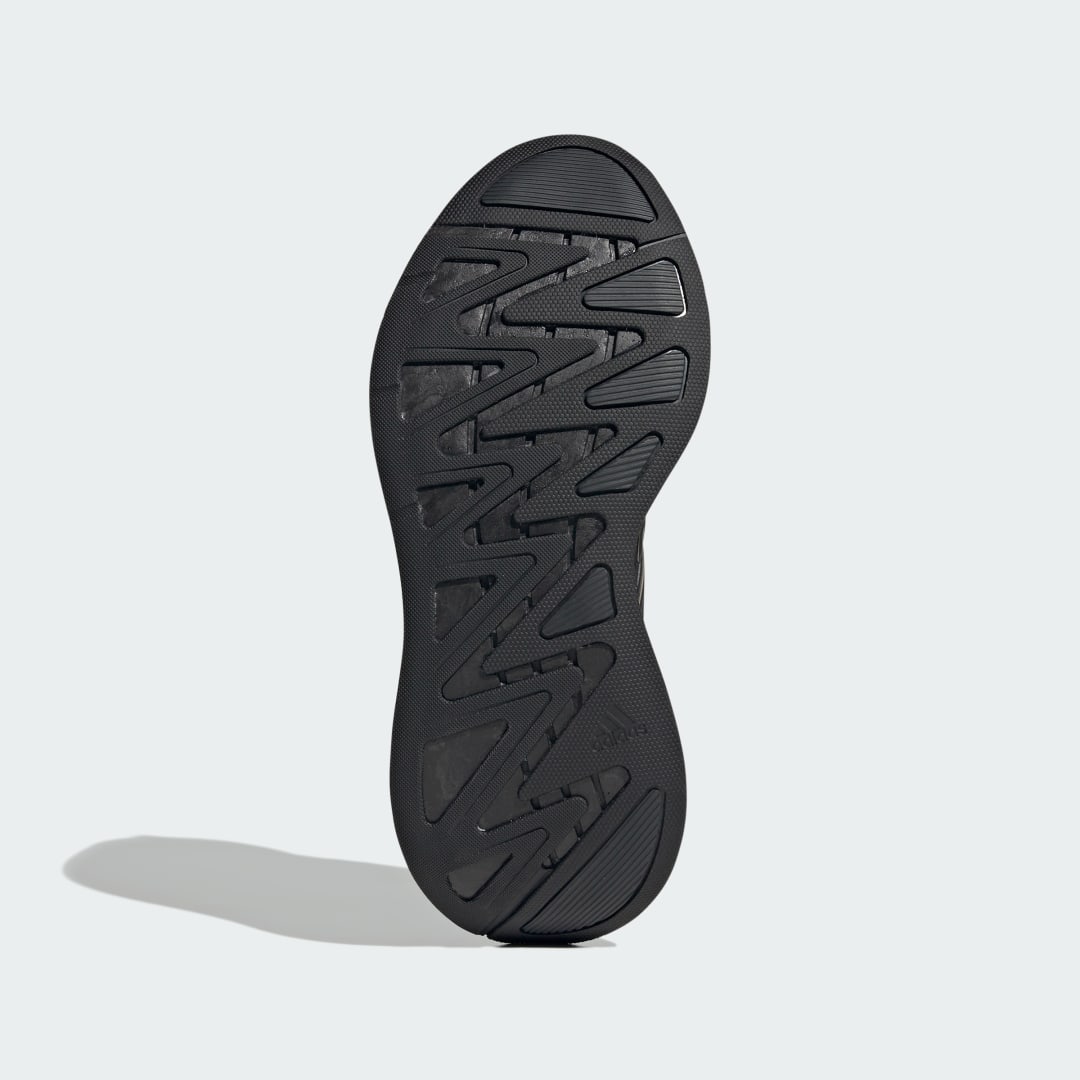 Detalle de Adidas Adizero Aruku infantil — zapatilla en color negro, pensado para pequeños exploradores