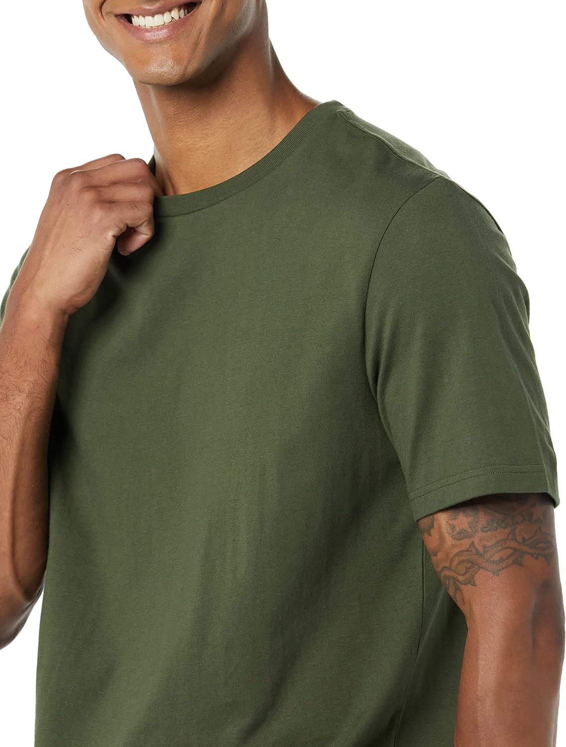 Thumbnail 5 de Amazon Essentials Herren-T-Shirt mit kurzen Ärmeln, Rundhalsausschnitt und Tasche – 2er-Pack, normale Passform