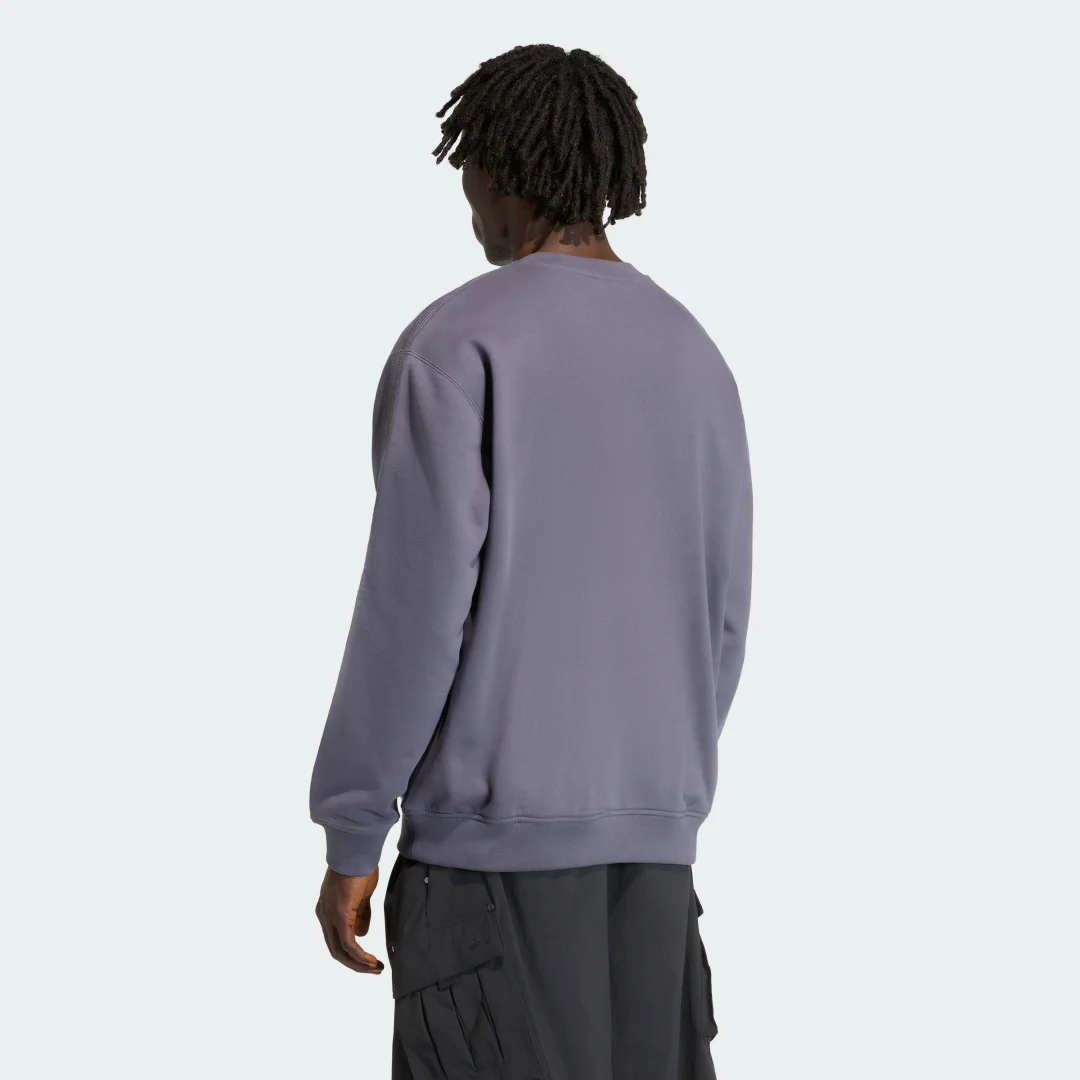 Detalle 2 de Sudadera cuello redondo Premium Essentials de Adidas en Gris