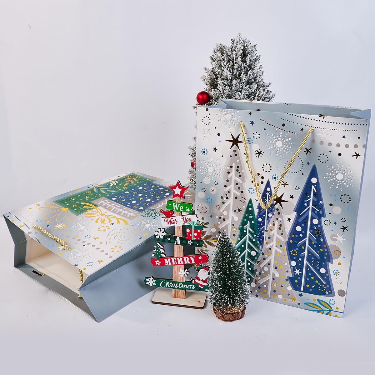 Detalle de 12Pcs Christmas Paper Gift Bags with Tissue Paper (Silver) – 9 Inch Medium Pack