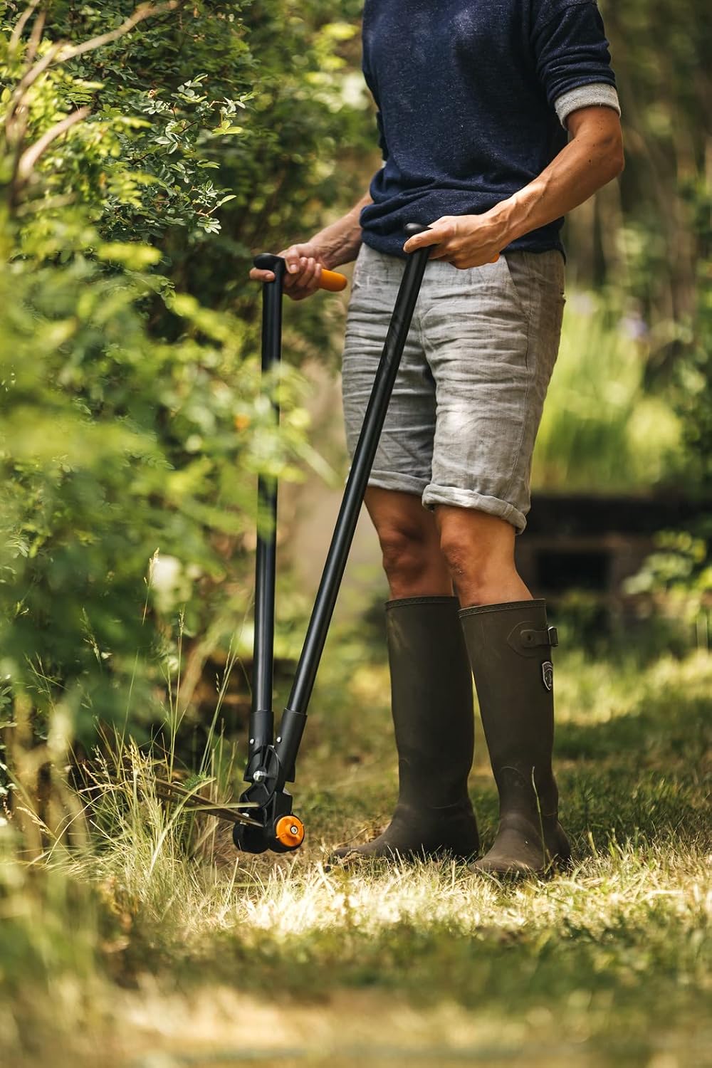 Detalle 1 de Fiskars PowerLever GS53 häck- och grässax med vinklingsbart huvud