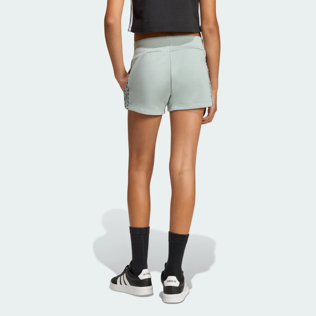 Thumbnail 1 de Pantalón corto con estampado animal Seasonals de Adidas – verde