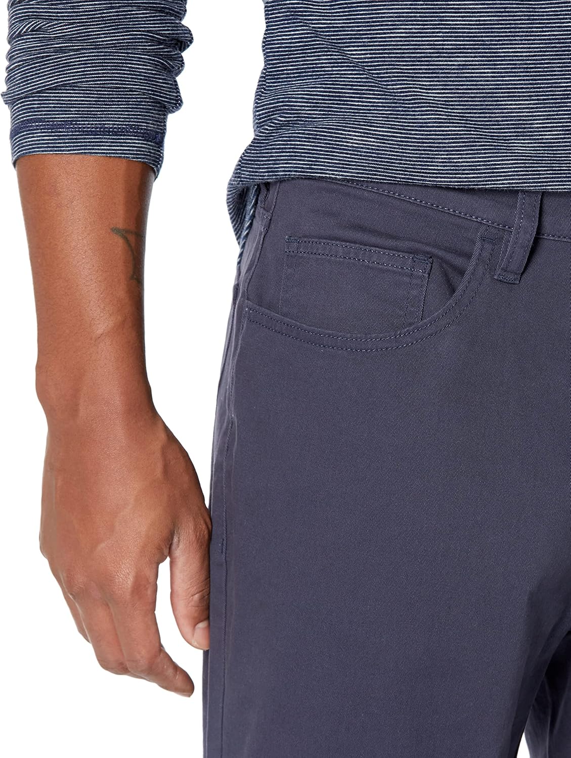 Thumbnail 3 de Amazon Essentials Men’s Athletic-Fit 5-Pocket Comfort Stretch Chino Trousers (Previously Goodthreads)