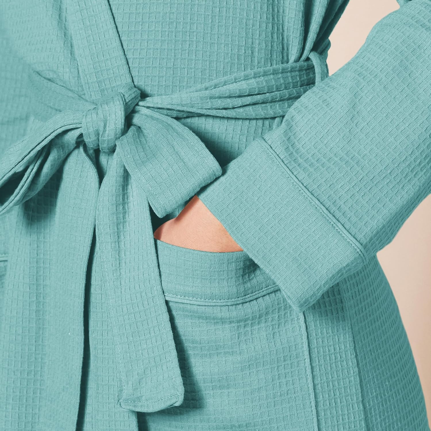 Thumbnail 3 de Amazon Essentials Women's Lightweight Cotton Waffle Mid-Length Bathrobe (Plus Size Available)
