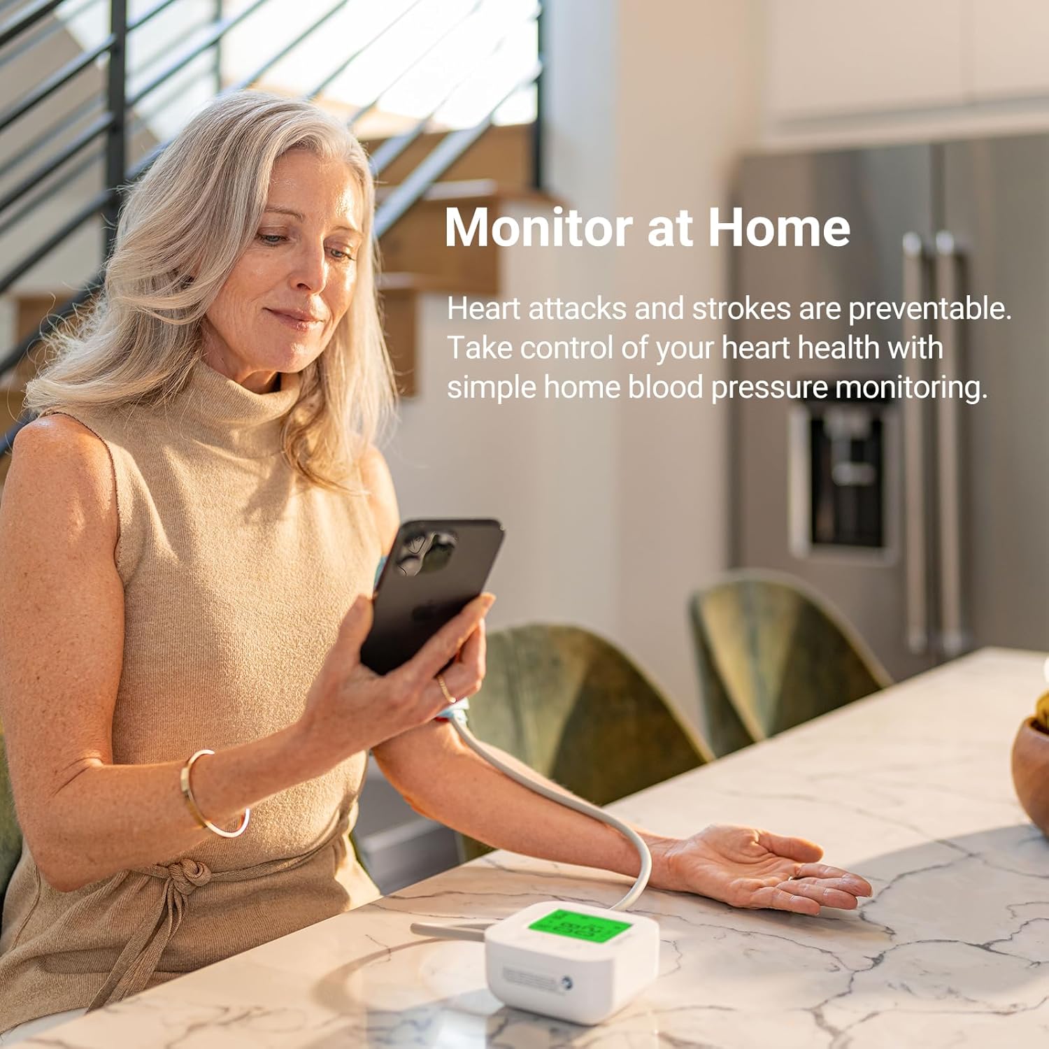 Detalle de iHealth Track Smart Upper Arm Blood Pressure Monitor with Wide-Range Cuff