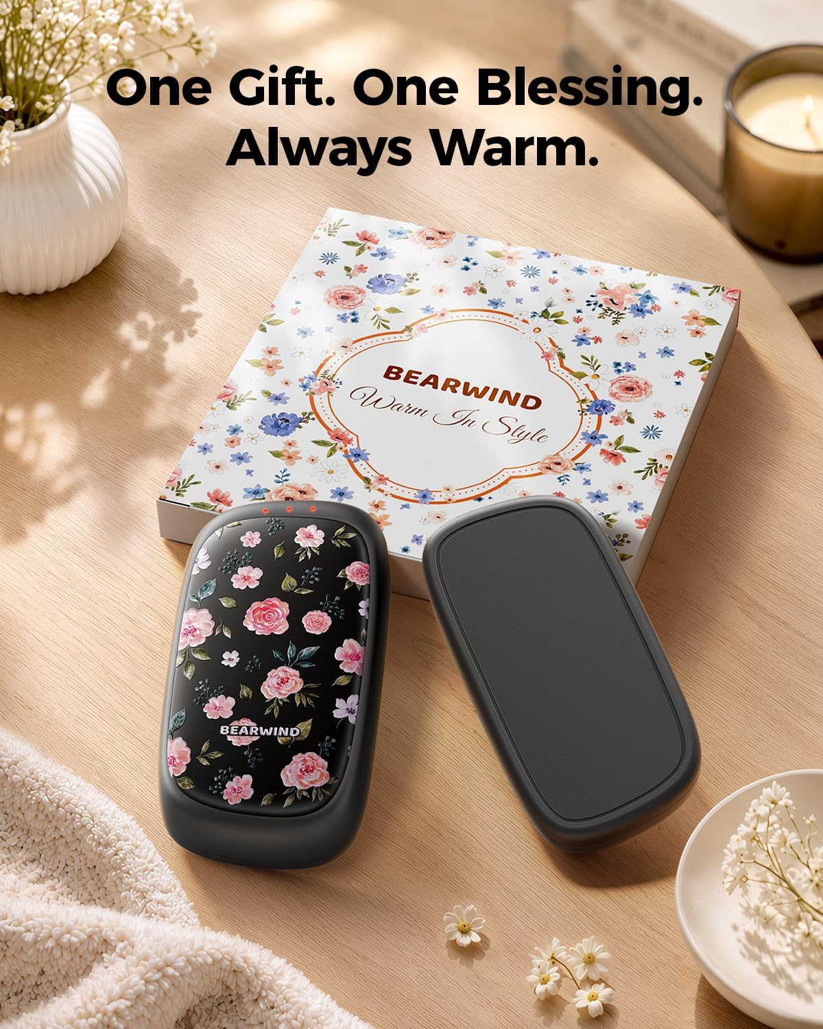 Detalle de Bearwind Rechargeable Hand Warmers, 2-Pack with Floral Design and Magnetic Connection