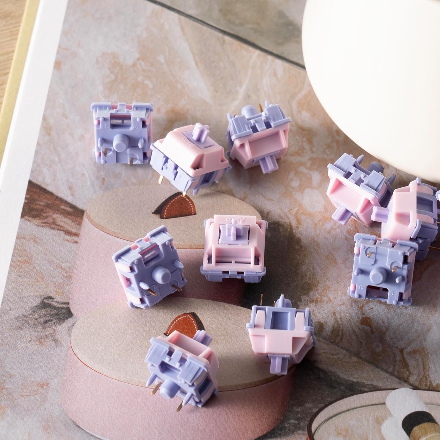 Detalle de Akko V3 Fairy Linear Silent Switches — 50g Quiet MX-Style 5-Pin (45 pcs) for DIY Kits