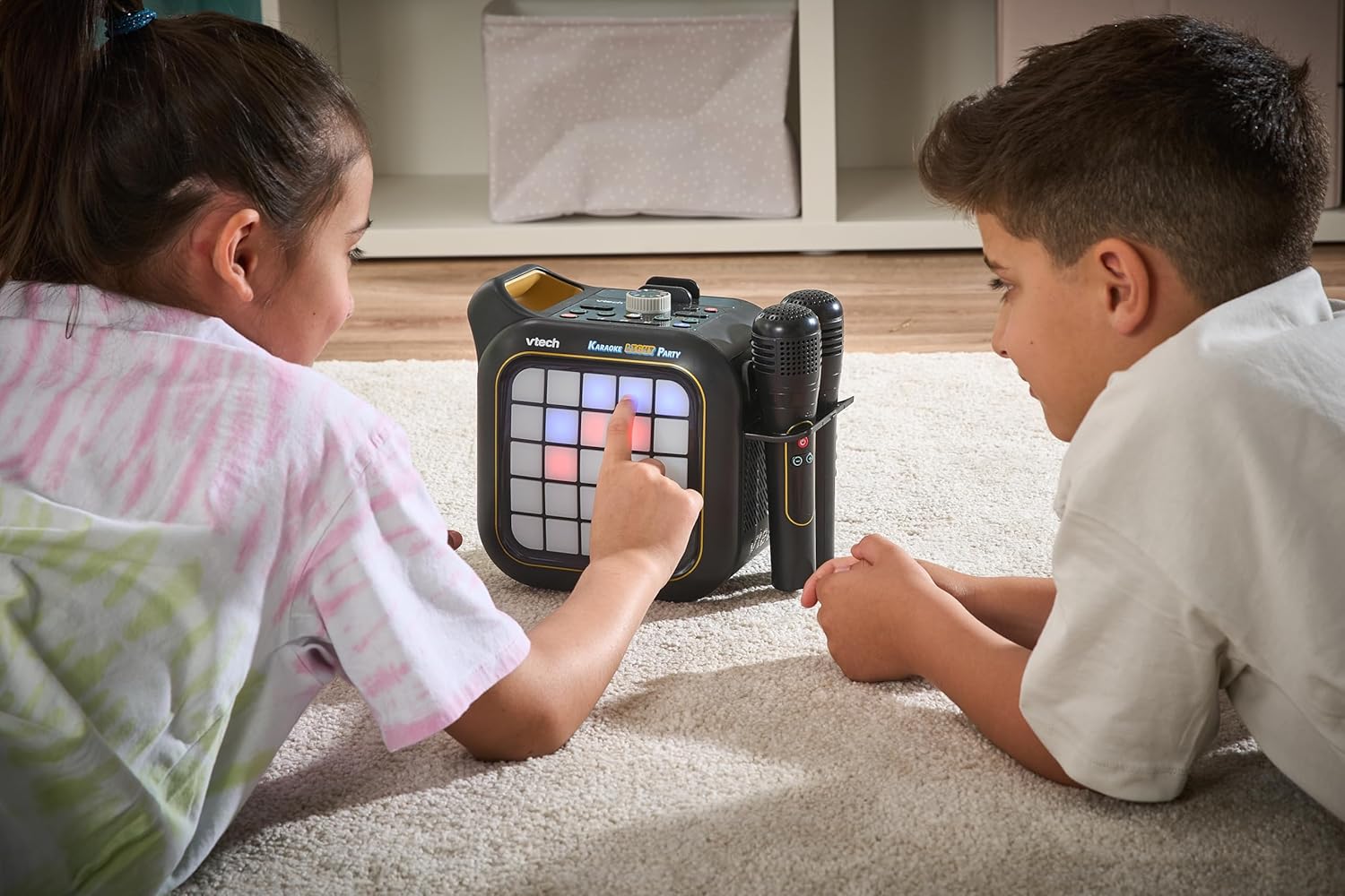 Thumbnail 4 de VTech Karaoke Light Party portable Bluetooth karaoke machine with 2 wireless microphones and light show