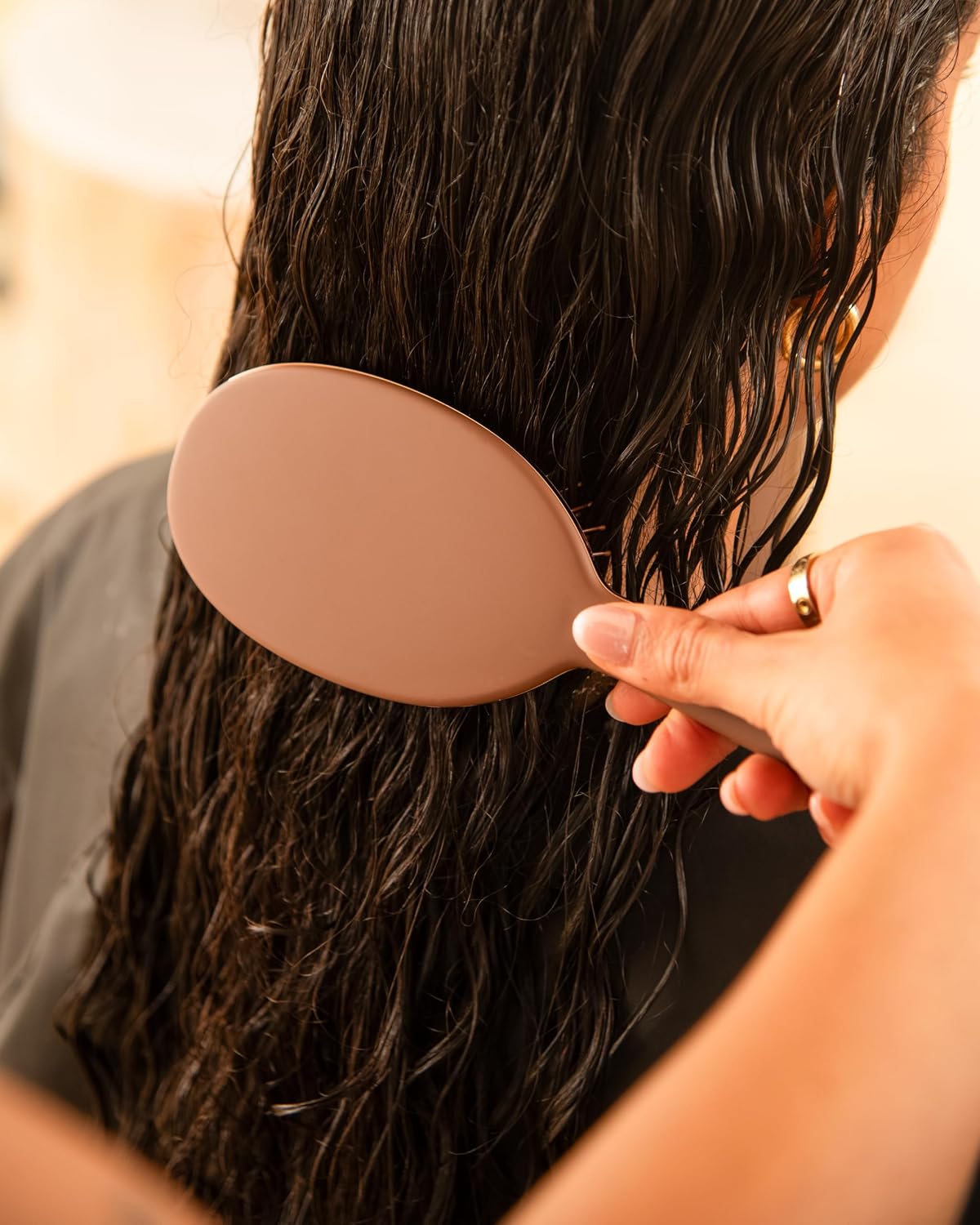 Detalle de FRAMAR Chocolate Hair Brush Detangler – Wet Hair