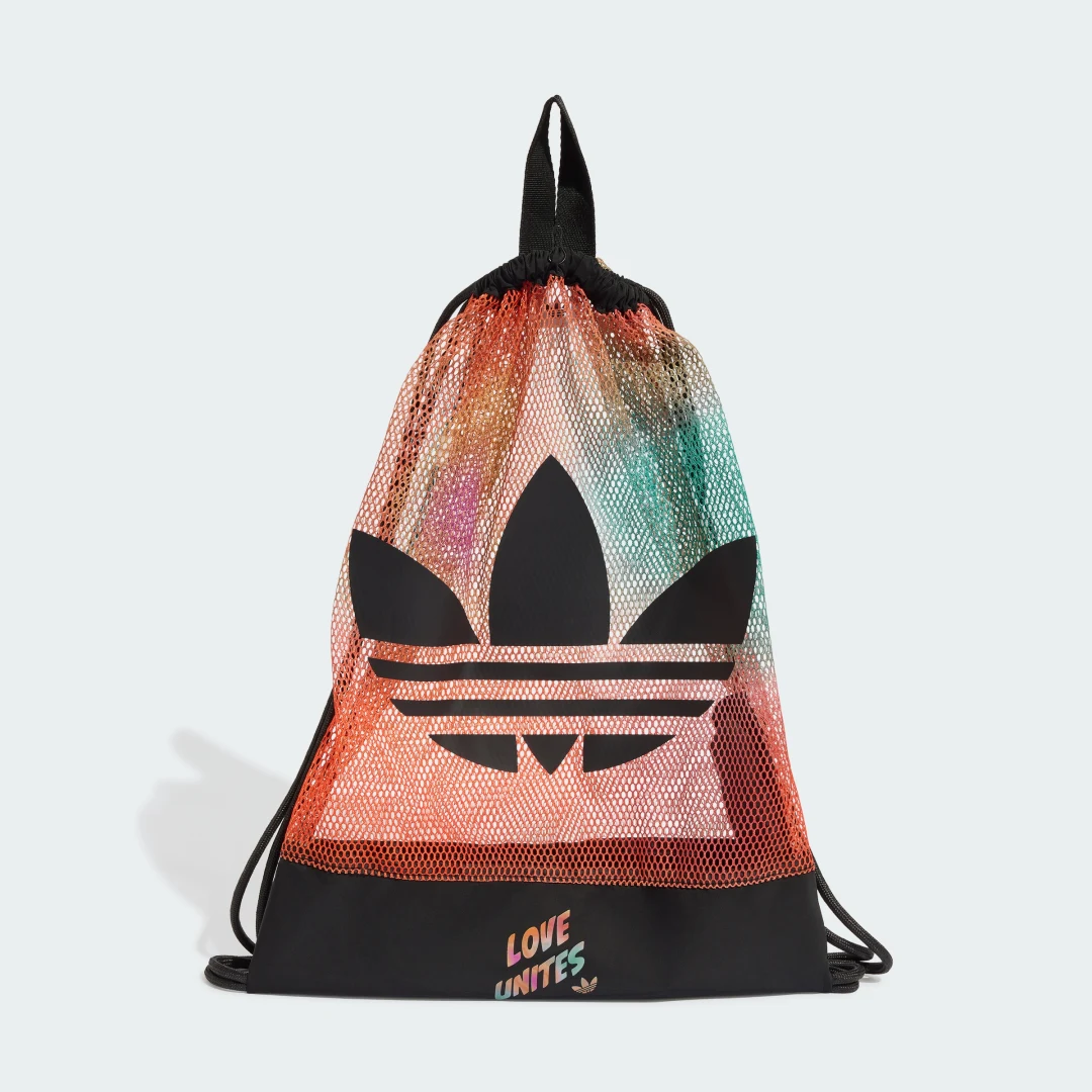 Detalle de MOCHILA SACO LOVE UNITES de Adidas: práctica y discreta para el día a día