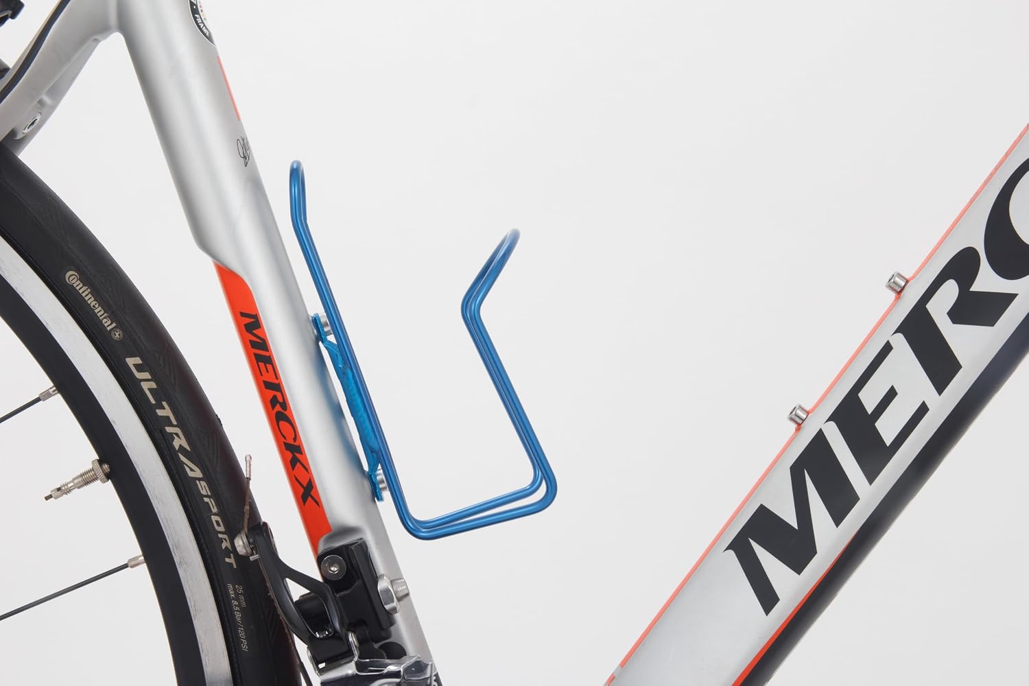 Detalle 2 de MINOURA AB100-4.5 自転車用ボトルケージ 2017系ジュラルミン製・38g