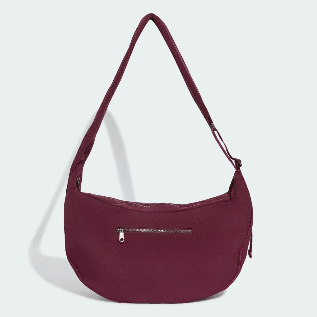 Detalle de Bolso Everyday Icons Crossbody Half Moon de Adidas (Burgundy)