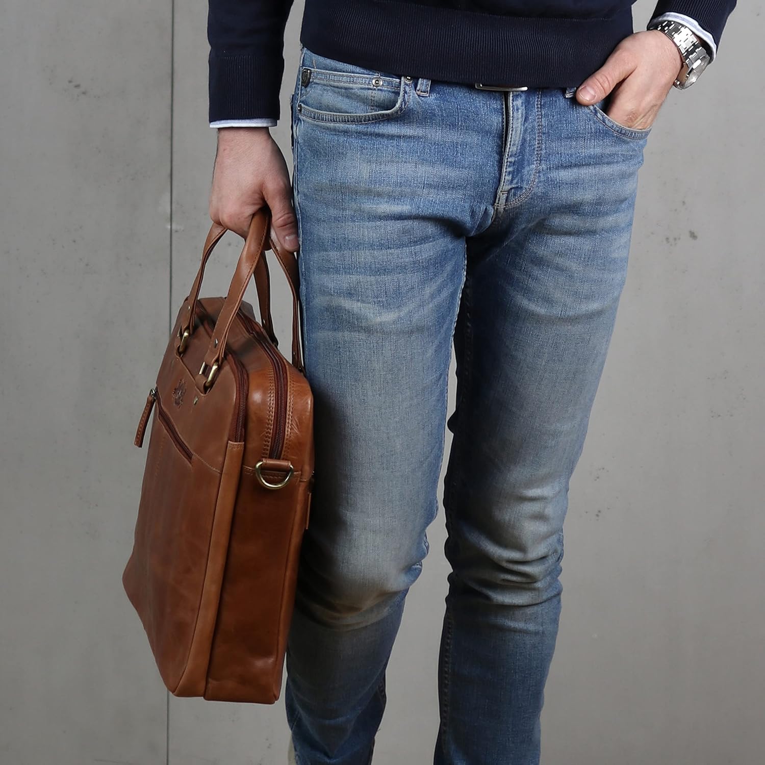 Detalle de SID & VAIN Große Laptoptasche Echt Leder – 15 Zoll, braun, handgefertigt, mit Laptopfach und Trolley-Befestigung