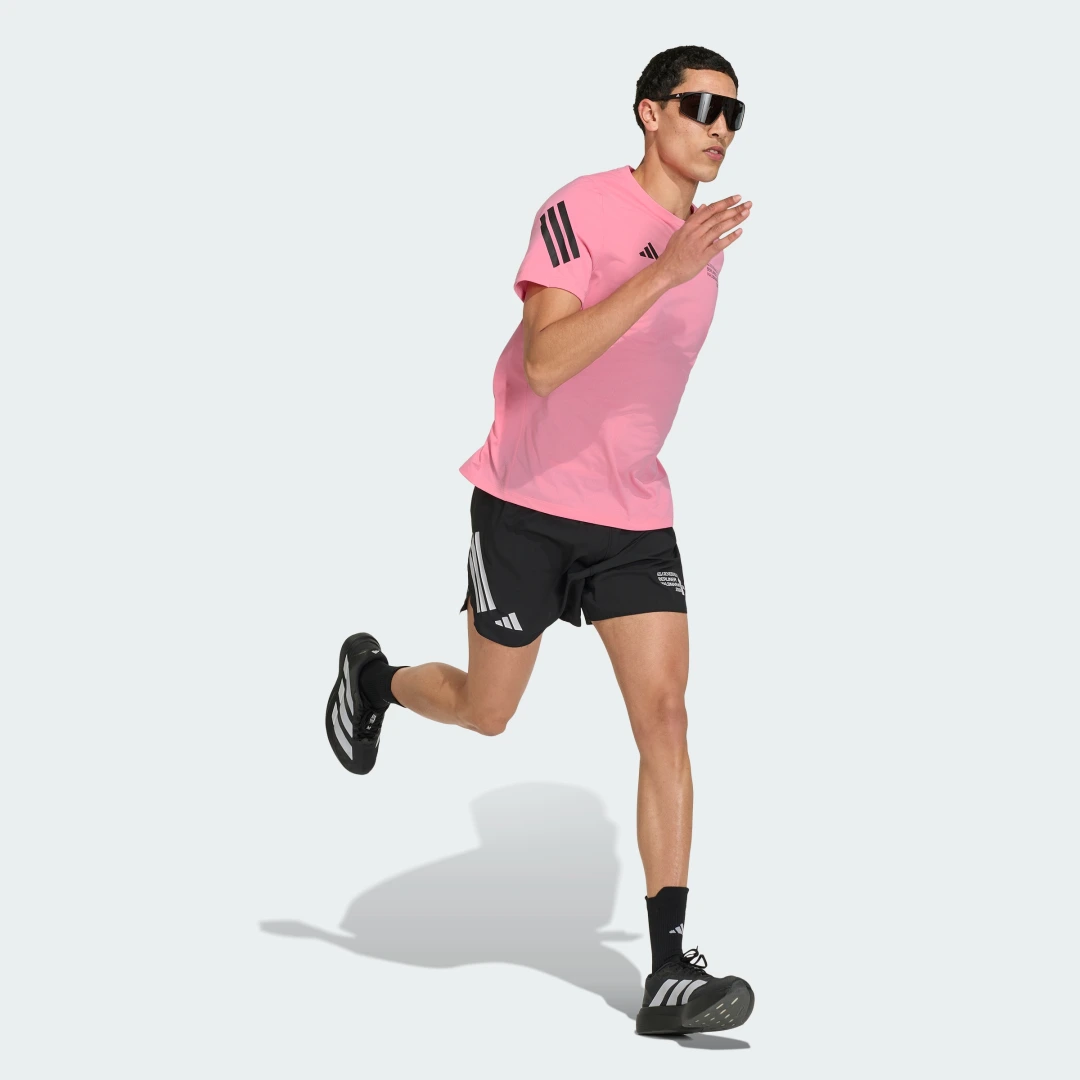 Detalle de BERLIN HALF MARATHON T-SHIRT de Adidas — camiseta rosa para runners