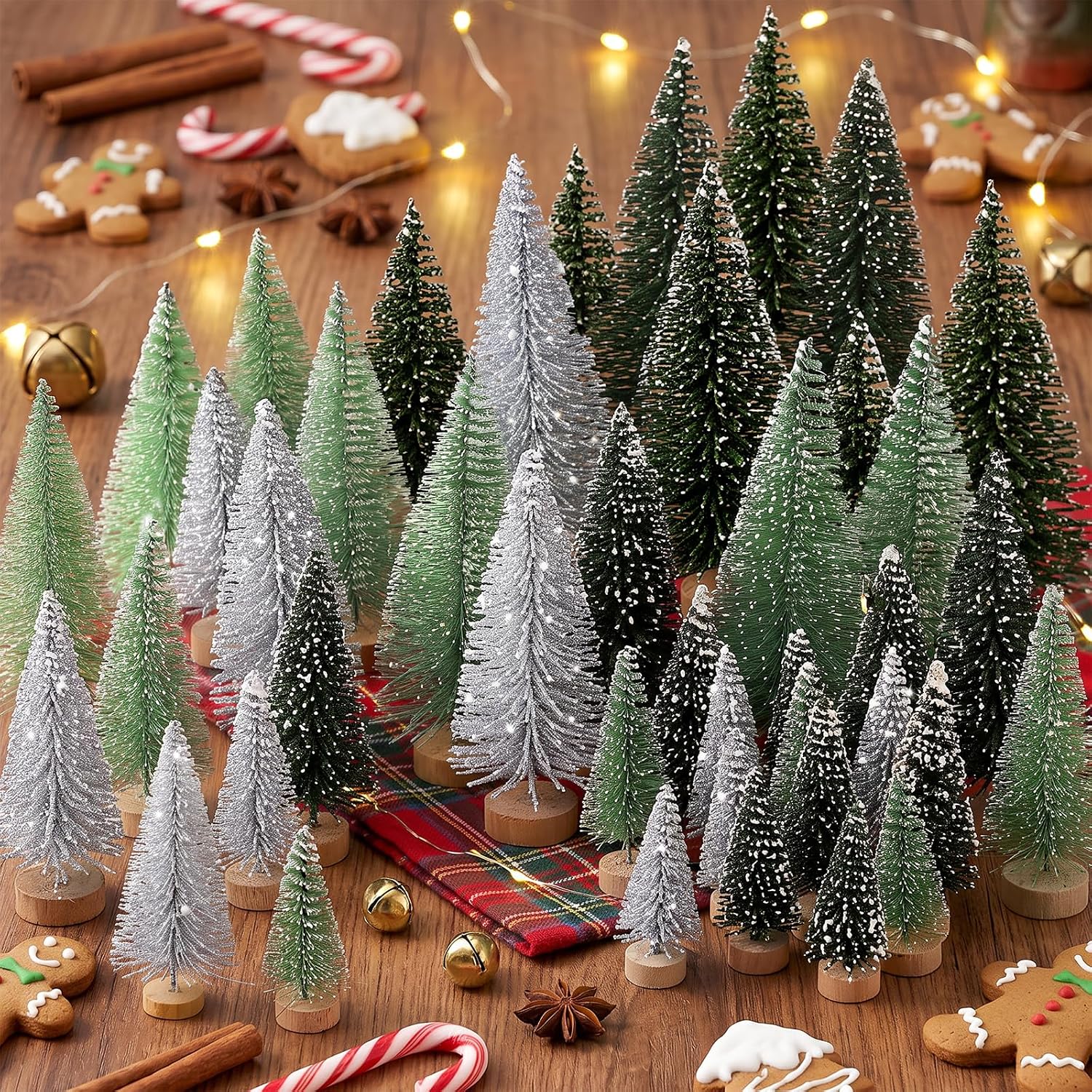 Detalle 2 de Mini Christmas Trees with Wooden Bases