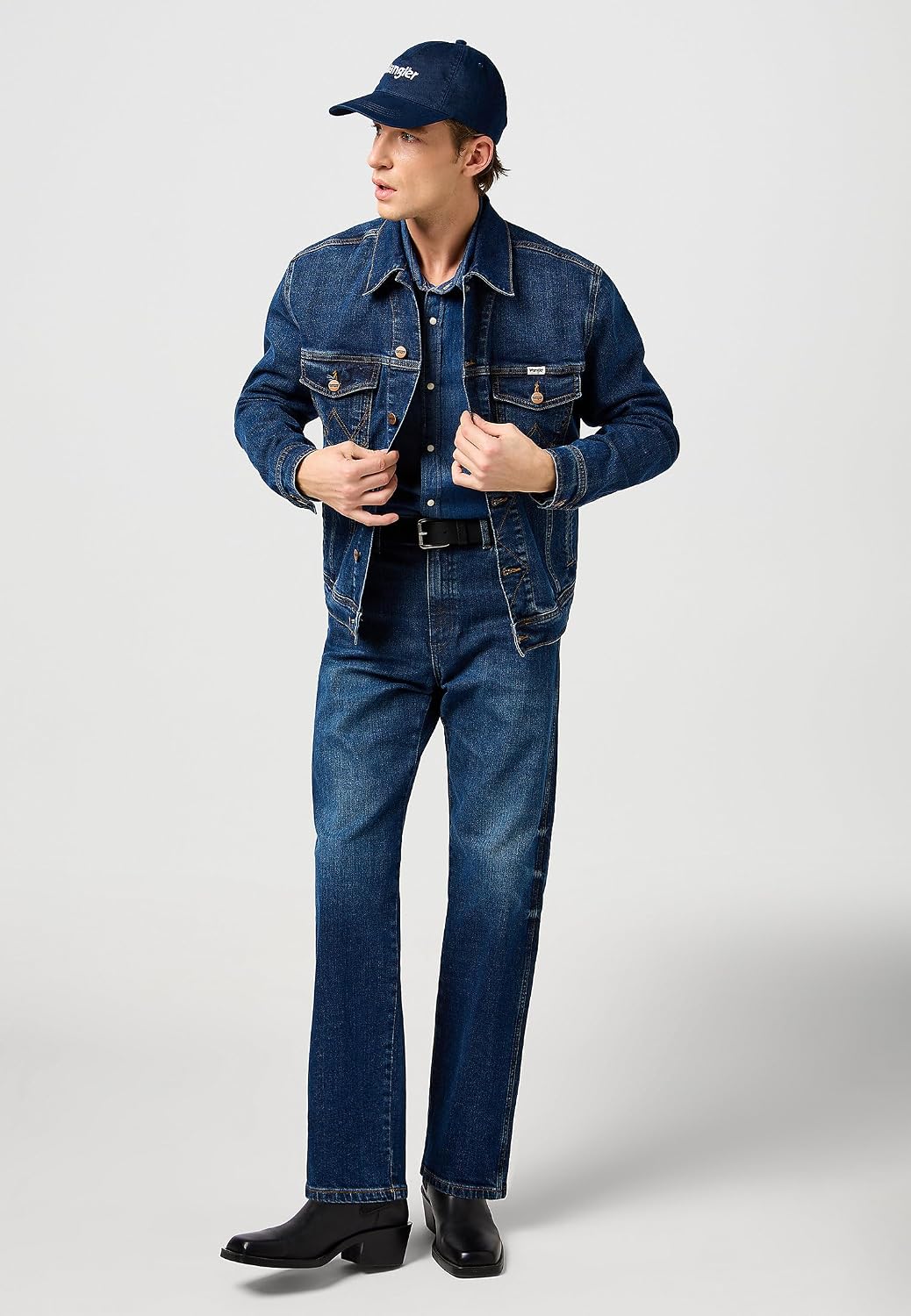 Detalle de Wrangler Men's Classic Denim Jacket: Reliable Everyday Layer
