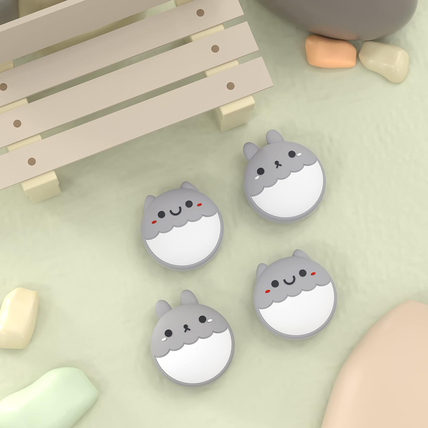 Detalle de eXtremeRate PlayVital Cute Thumb Grip Caps for Nintendo Switch – Rabbit & Squirrel Light Gray