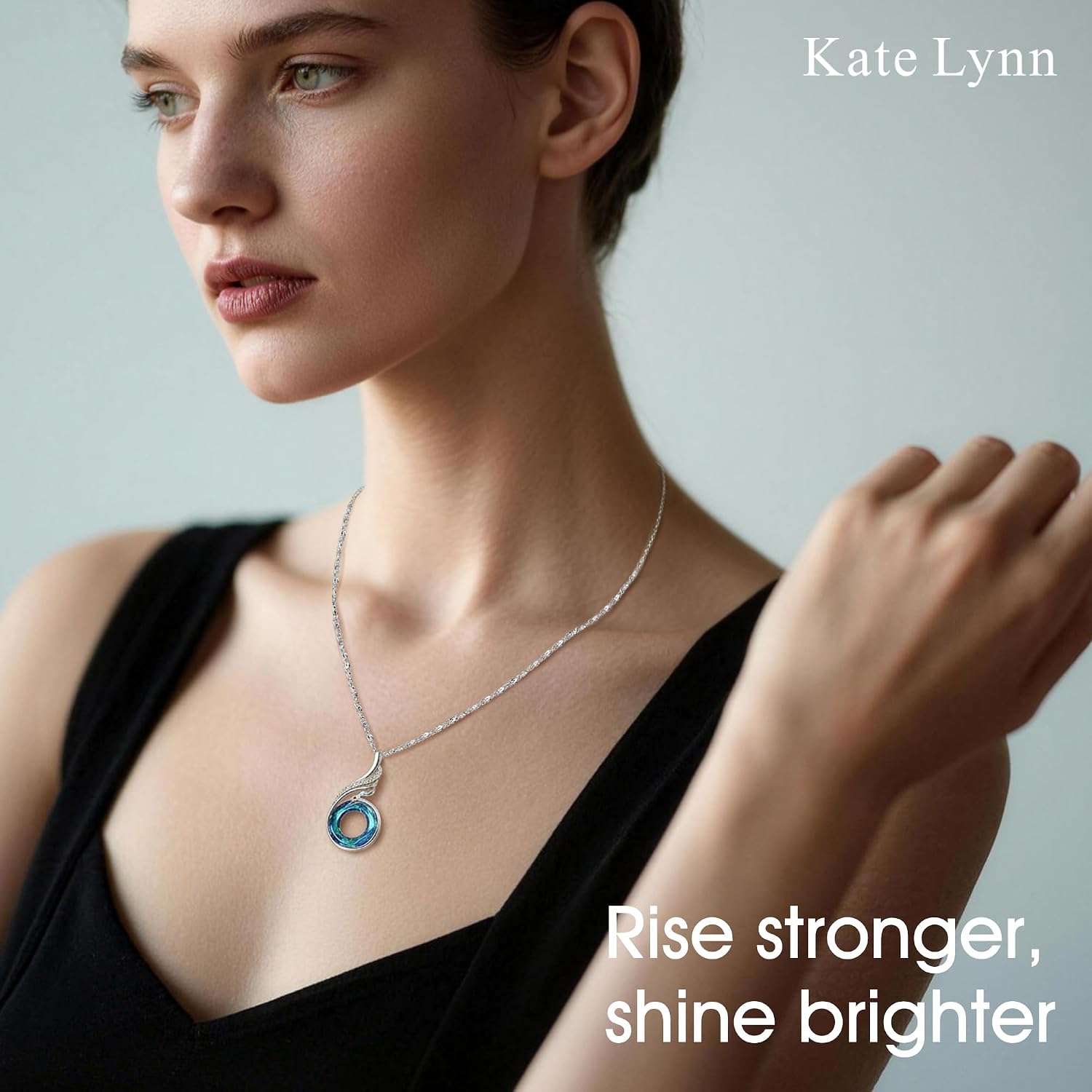Detalle 1 de Kate Lynn Phoenix Pendant Necklace, 18-inch chain