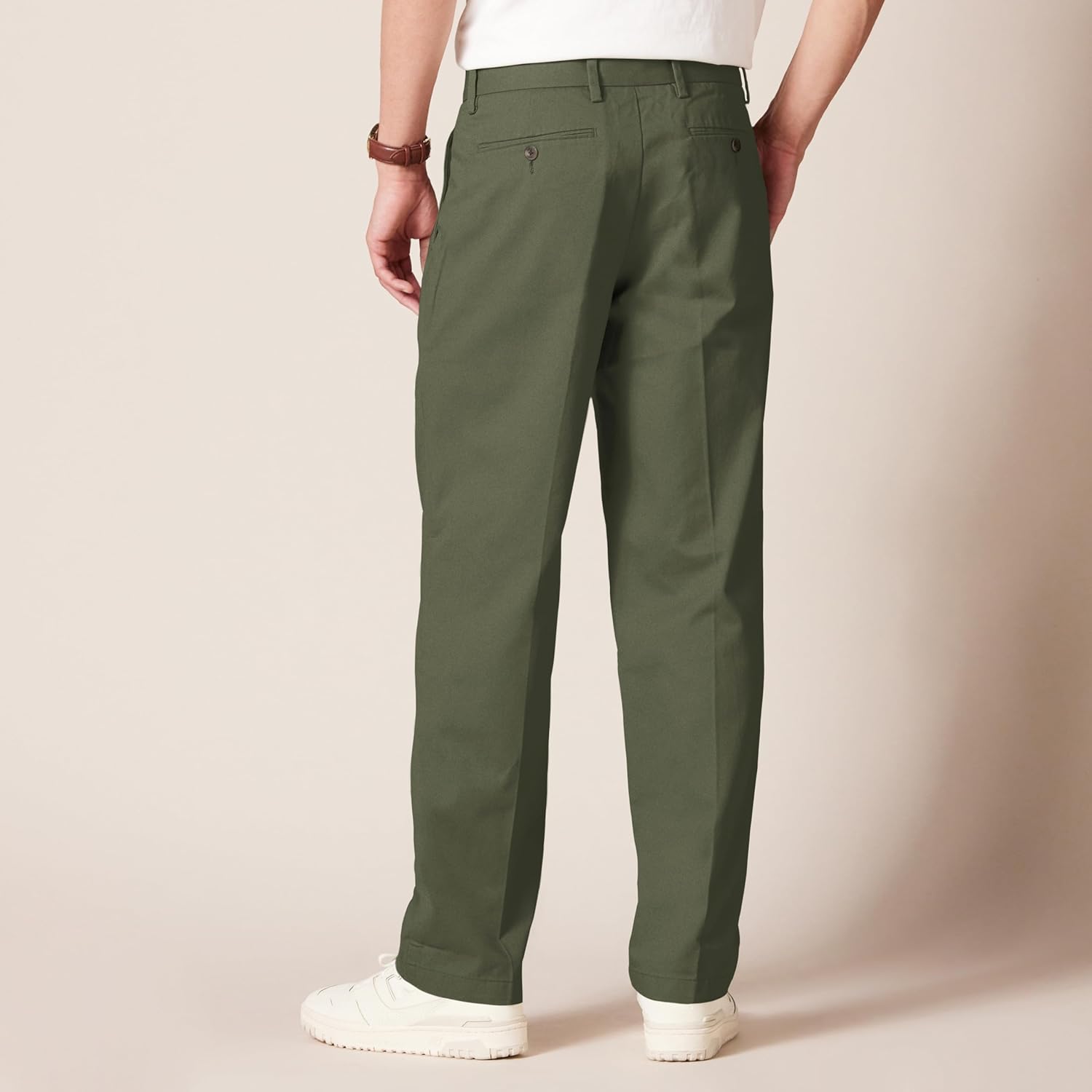 Thumbnail 1 de Amazon Essentials Herren Knitterfreie Chinohose mit klassischer Passform (Big & Tall) – langlebig, pflegeleicht und vielseitig
