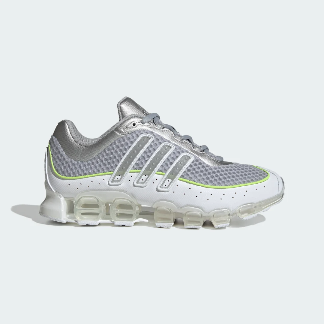 Detalle de Zapatilla Megaride de Adidas – plateado