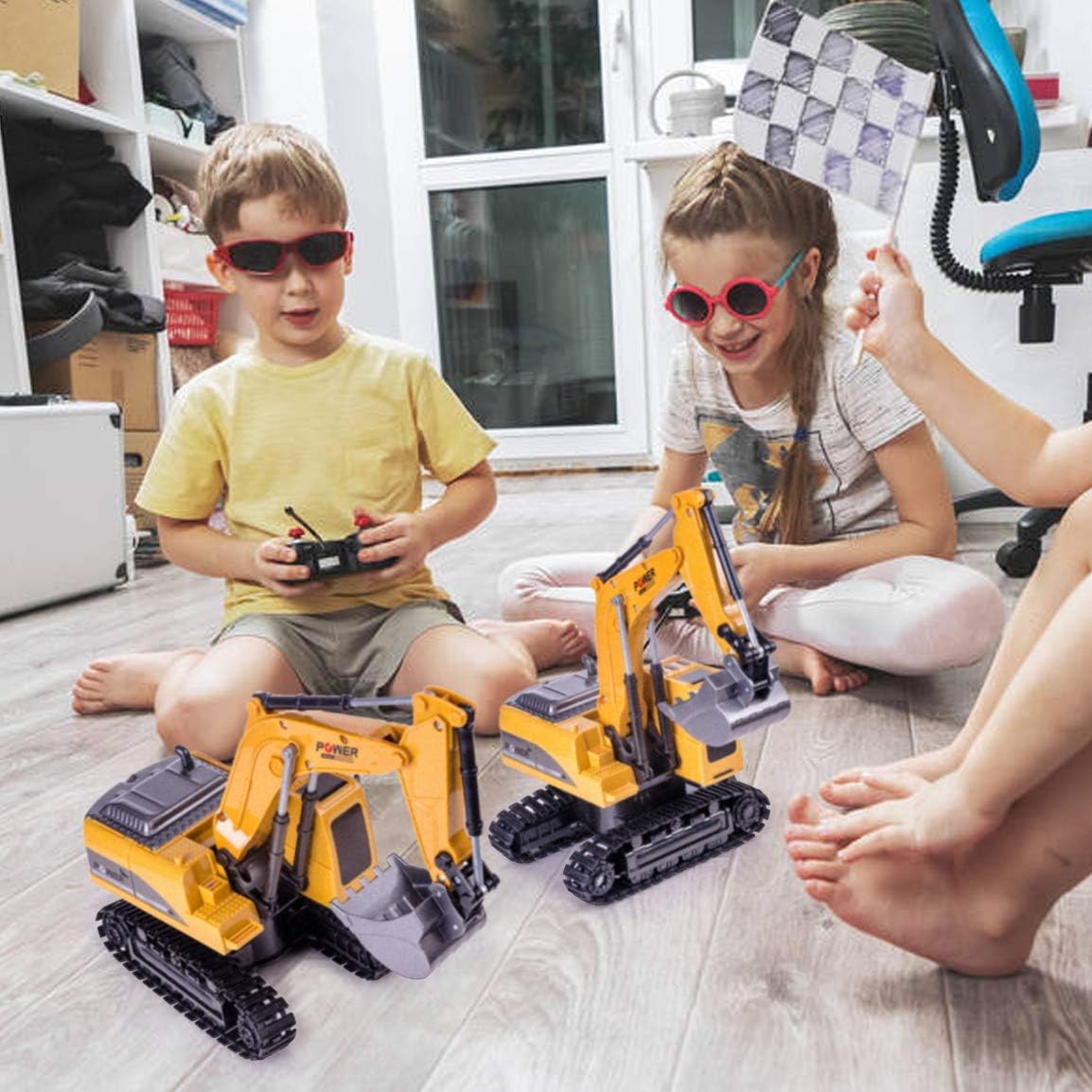 Detalle de Highttoy HH206YE zdalnie sterowana koparka RC 1:24, 6 kanałów, LED i dźwięk