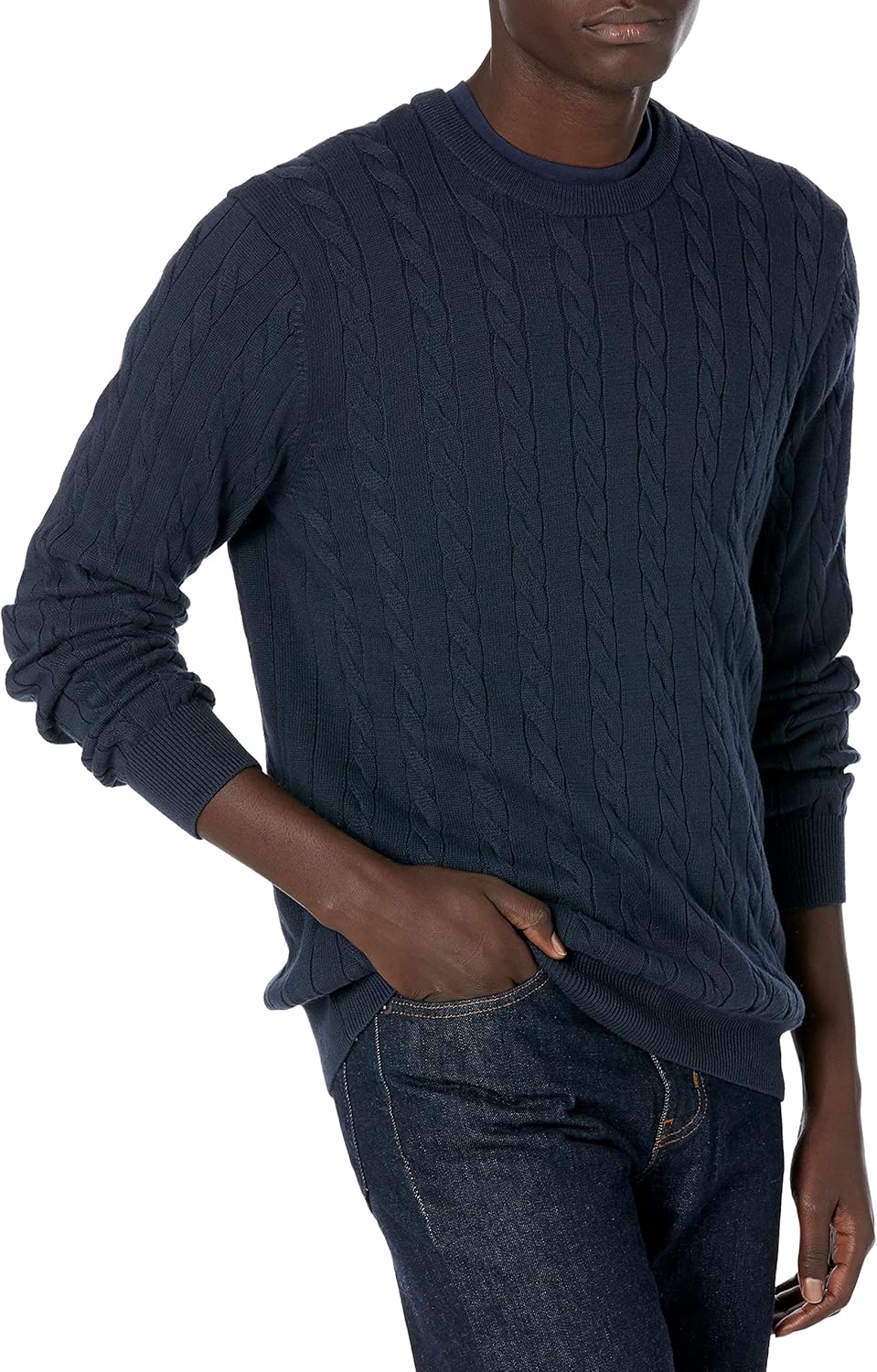 Thumbnail 6 de Amazon Essentials Men's Crewneck Cable Cotton Jumper