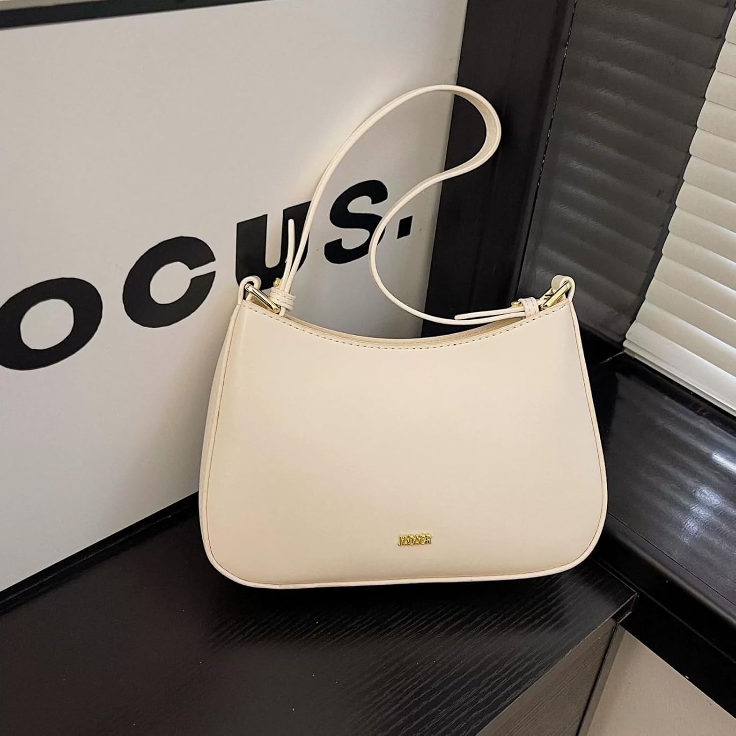 Detalle de Aucuu Borsa a Tracolla Piccola in Pelle PU con 2 Tracolle: stile retrò e versatilità