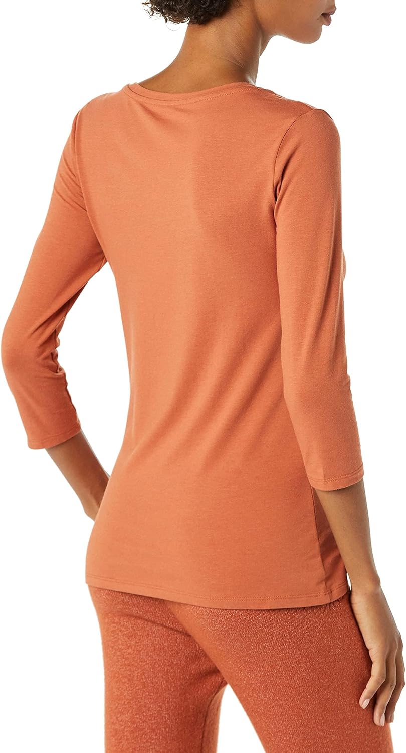 Thumbnail 1 de Amazon Essentials Women's Regular-Fit 3/4 Sleeve V-Neck T-Shirt (Plus Size Available)