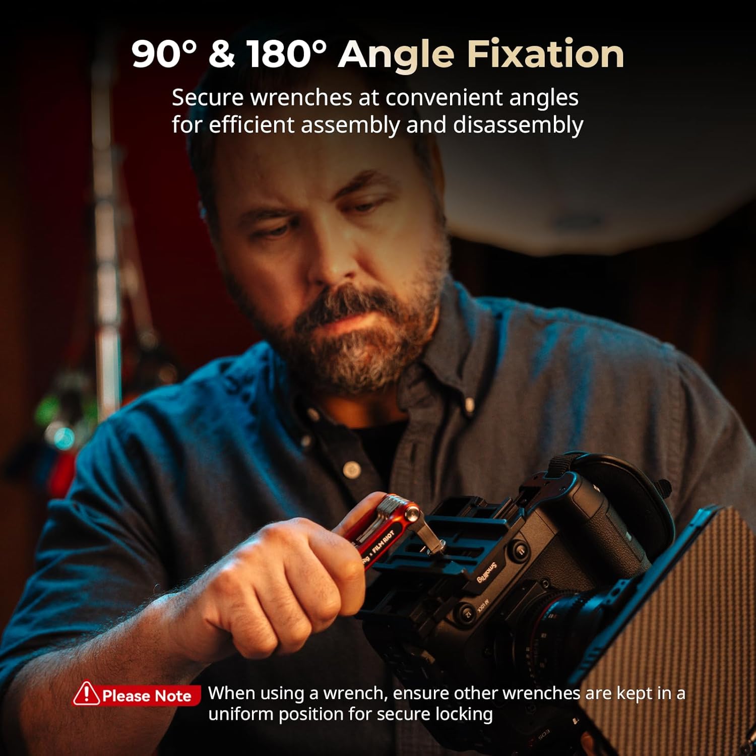 Detalle de SmallRig x Film Riot Ensemble d'outils pliables 7 en 1 (rouge) — compact et polyvalent pour les tournages