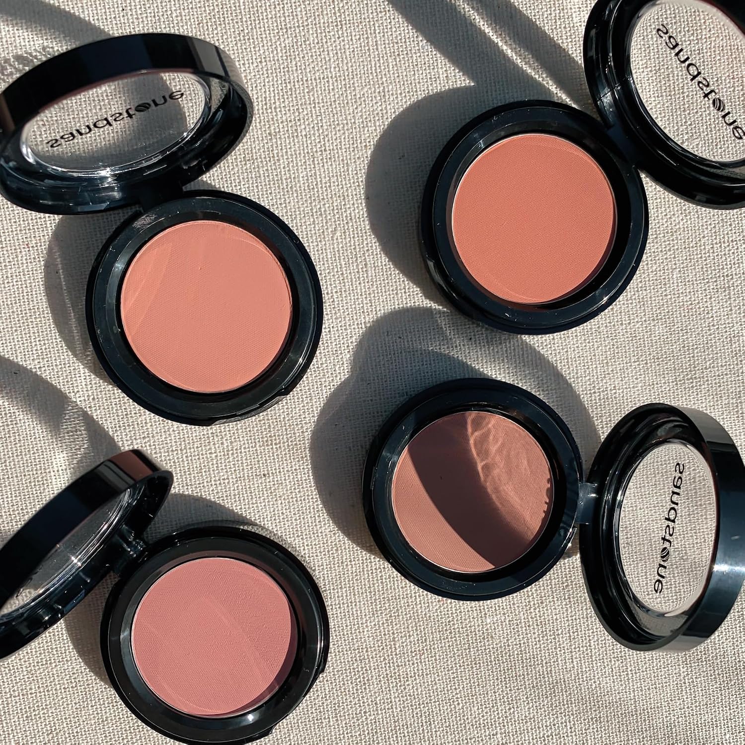 Detalle de Sandstone Scandinavia Fard à Joues en Poudre Nude Abricot (25 Naked Tan) — hypoallergénique, vegan, sans parfum