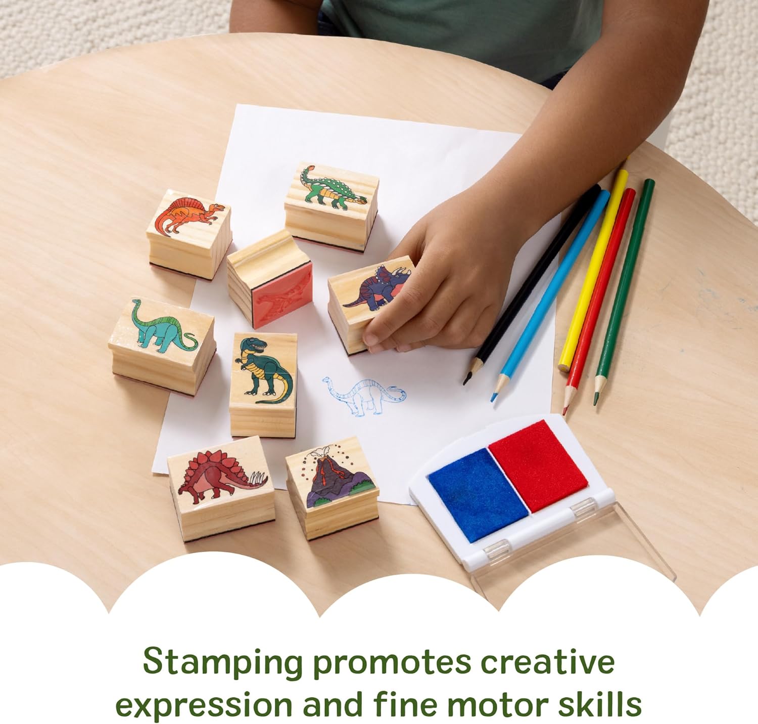 Detalle 2 de Melissa & Doug Jeu de Timbres Dinosaure en Bois – 9 timbres, tampon d’encre bicolore et 5 crayons