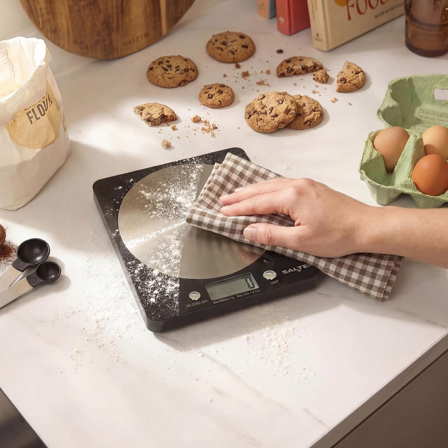 Detalle 2 de Salter 1036 BKSSDR Digital Kitchen Scale – 5kg Capacity, Stainless Steel Platform, Tare Function