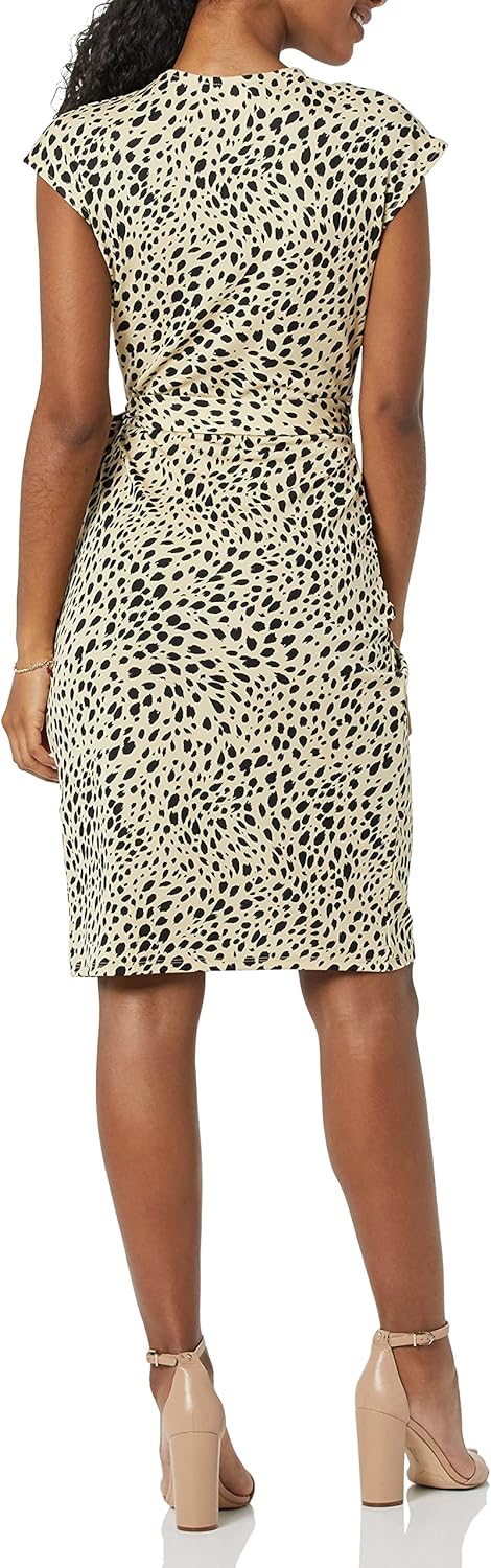 Thumbnail 1 de Amazon Essentials Damen klassisches Wickelkleid mit Flügelärmeln (auch in Übergröße)