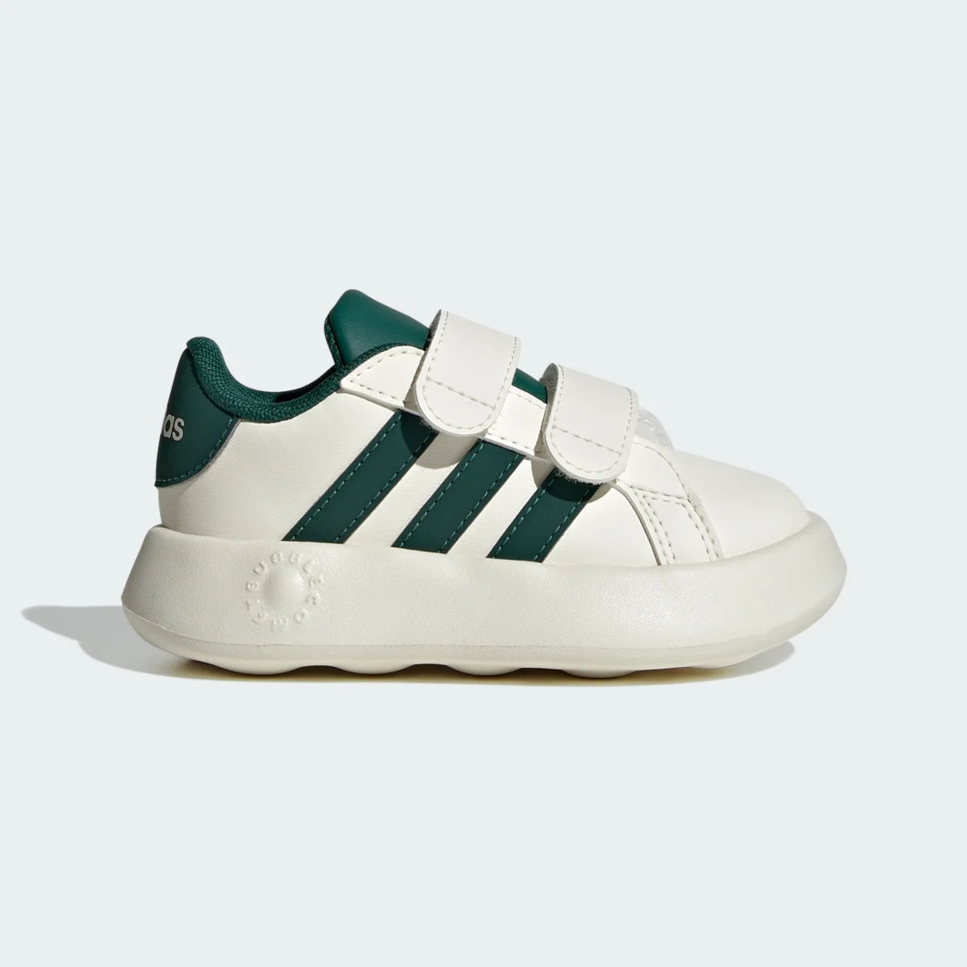 Detalle de Zapatilla Grand Court 2.0 Bebé de Adidas – cómodo calzado en blanco para primeros pasos