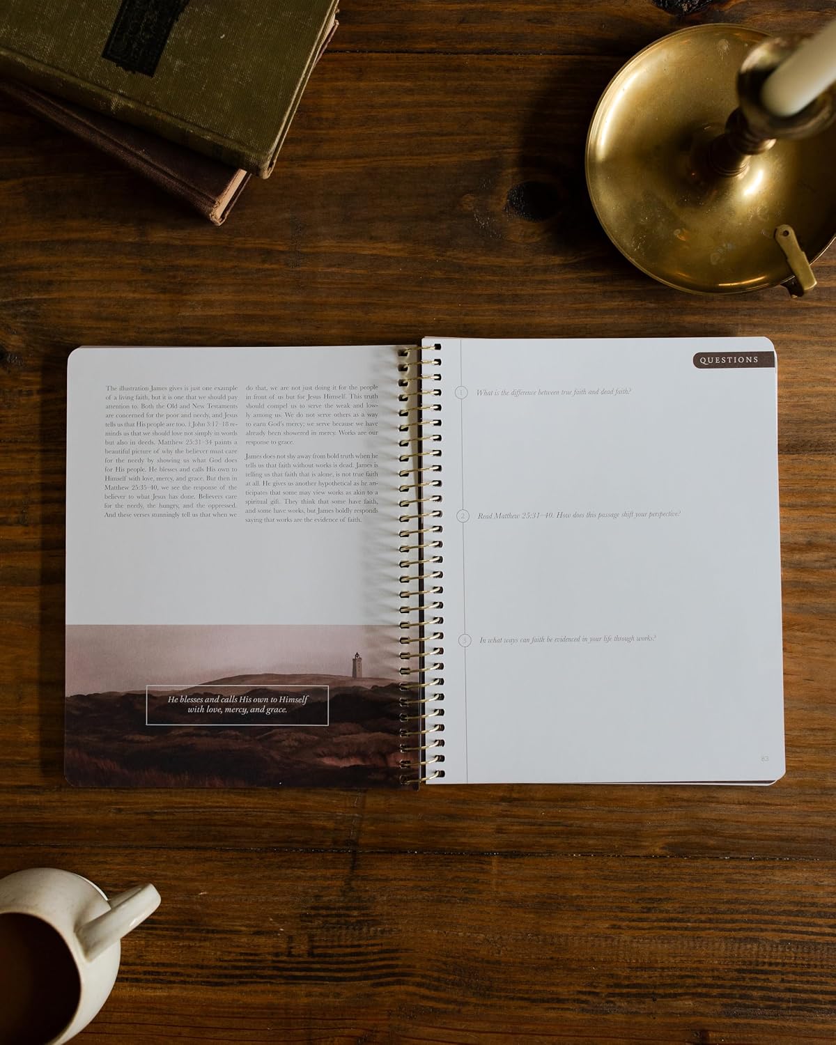 Detalle de The Daily Grace Co. James | The Steadfast Life Bible Study, 7-Week Spiral-Bound