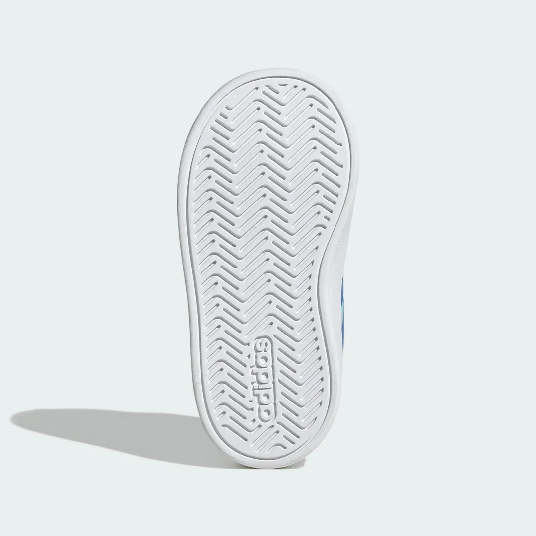 Detalle de Zapatilla Grand Court 3.0 de Adidas: estilo retro y confort diario