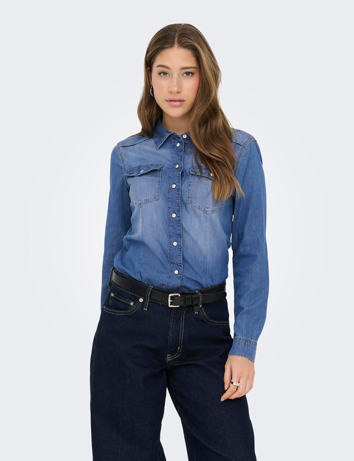 Detalle de ONLY ONLALEXA Denim Shirt: camicia in denim dal taglio comodo
