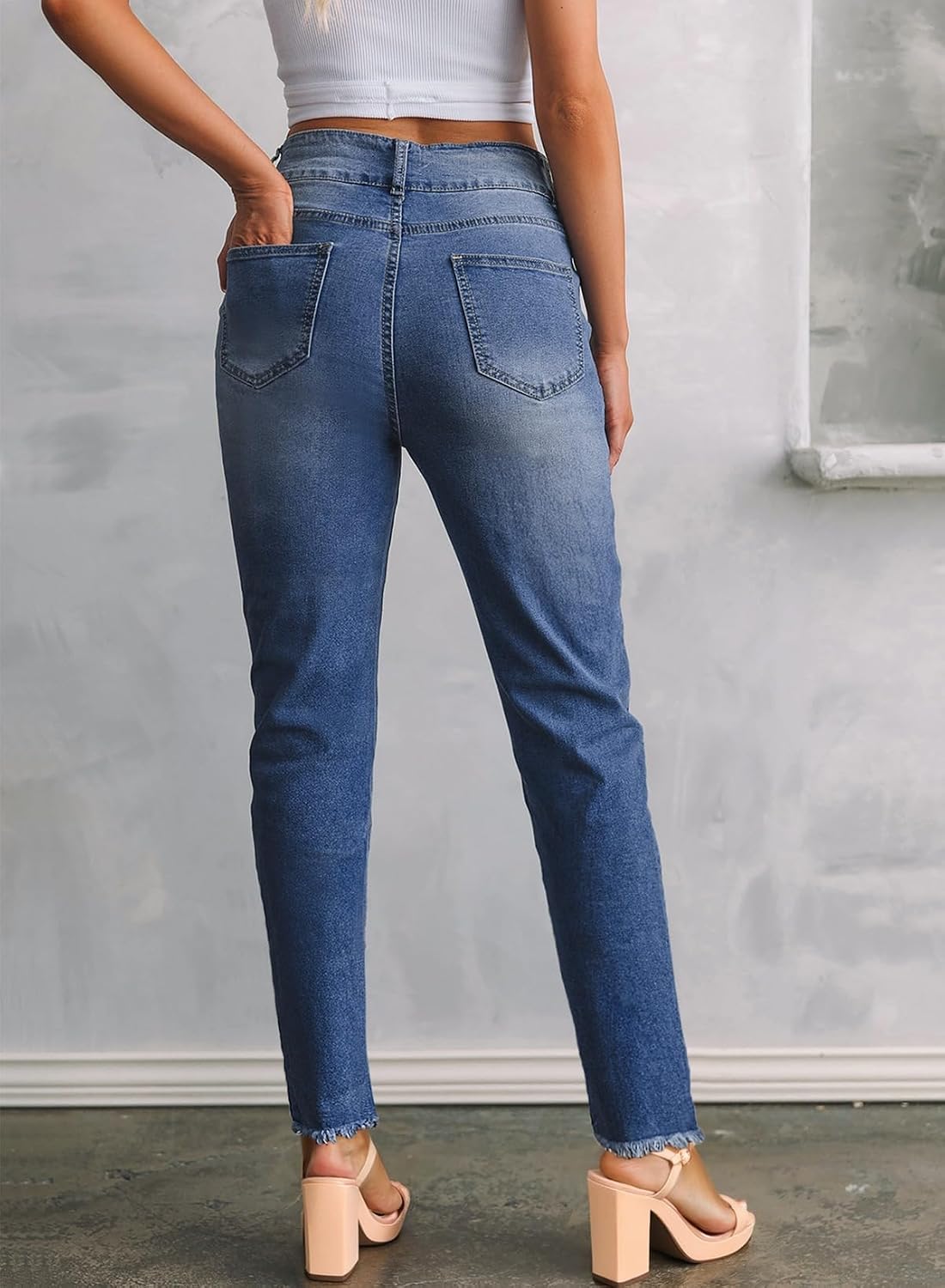 Detalle de Sidefeel Women’s High-Waisted Stretch Raw Hem Straight-Leg Ankle Jeans with Pockets
